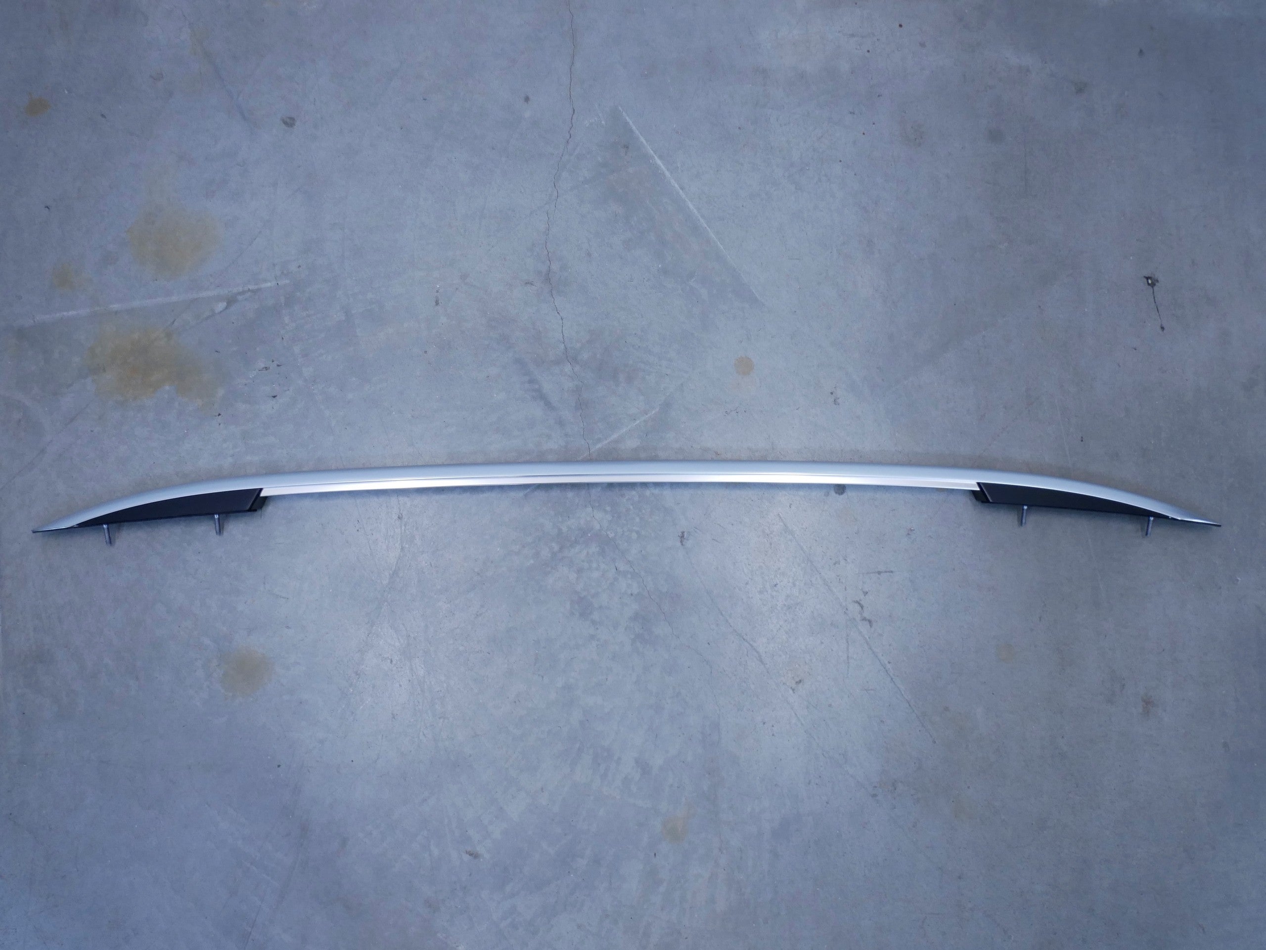 Reling dachowy chrom prawy 1S0860044A VW UP! CROSS