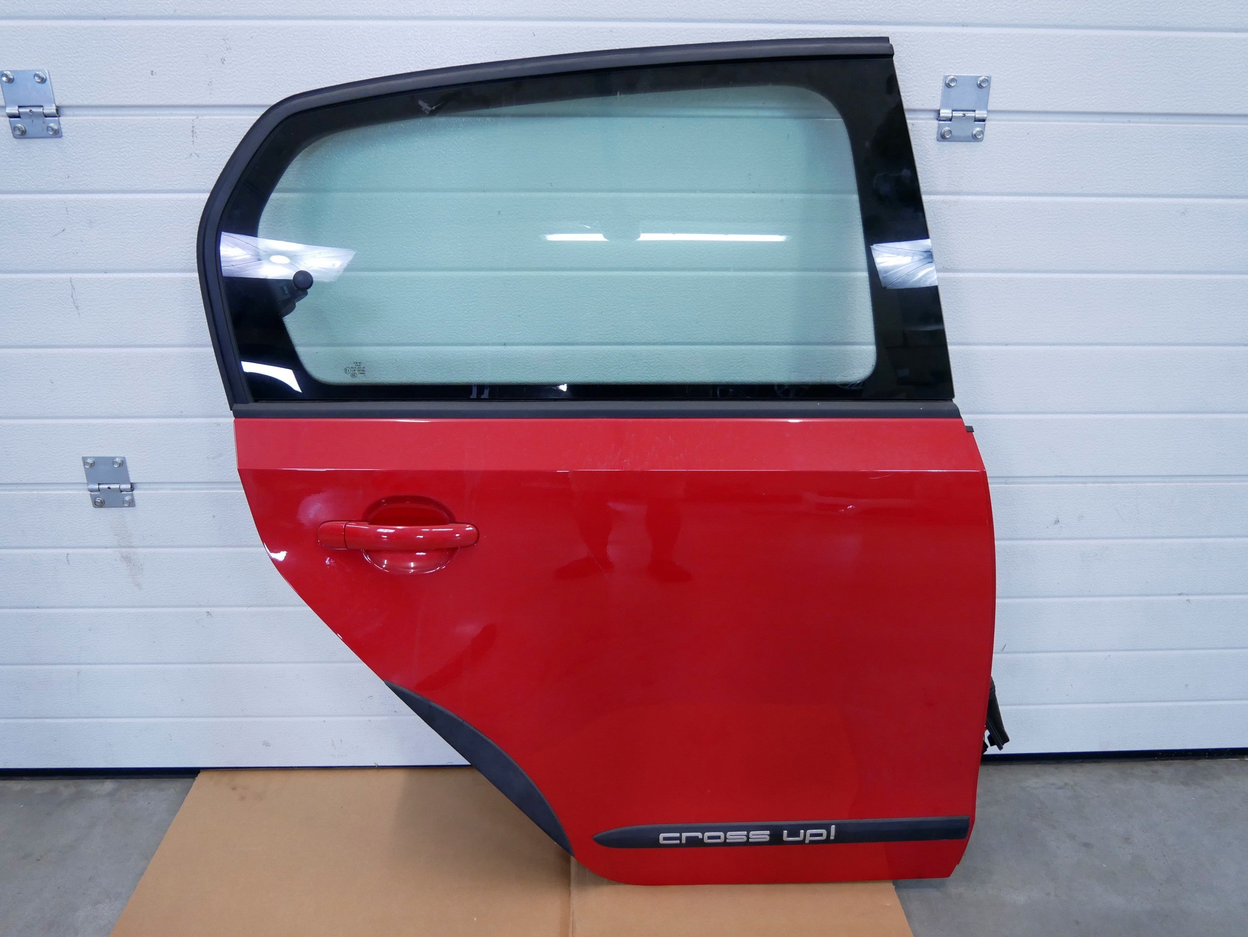 Drzwi tył tylne prawe LY3D VW CROSS UP!