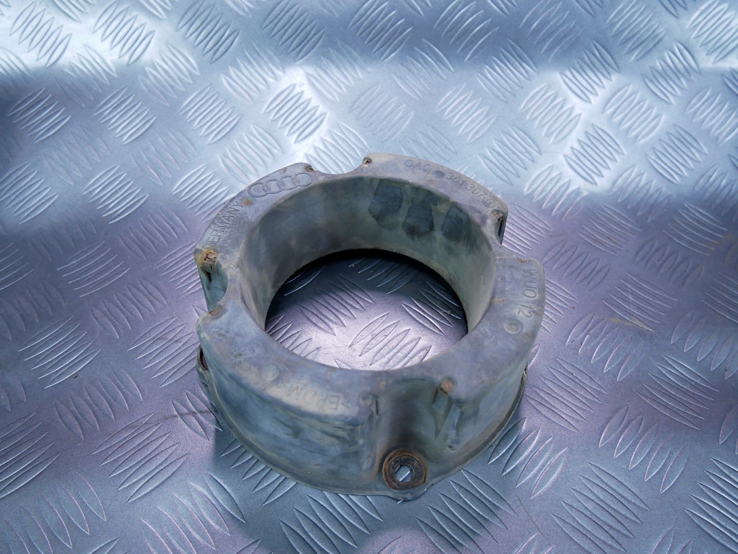 Guma ciężarek wału 0AQ301307C AUDI Q7 4L LIFT