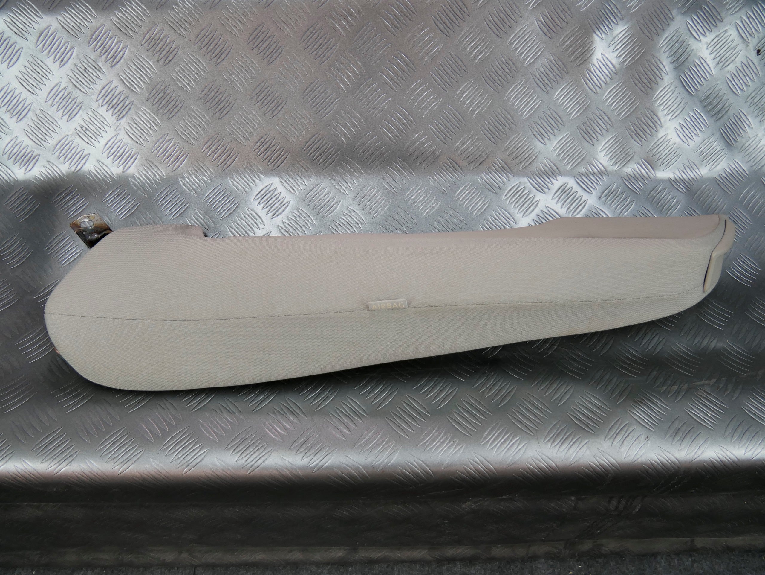 Boczek fotela kanapy tył lewy 5G0885701 VW GOLF VII