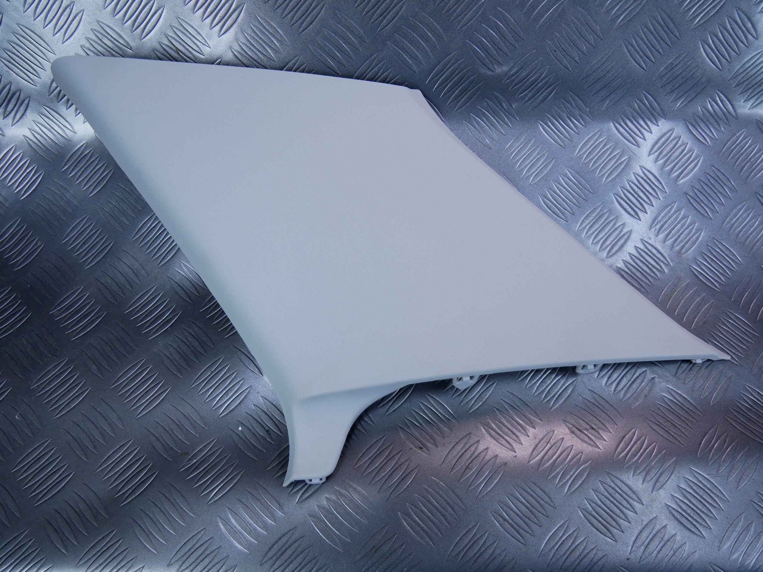 Osłona poszycie słupka tył prawe 6V6867288B SKODA FABIA III