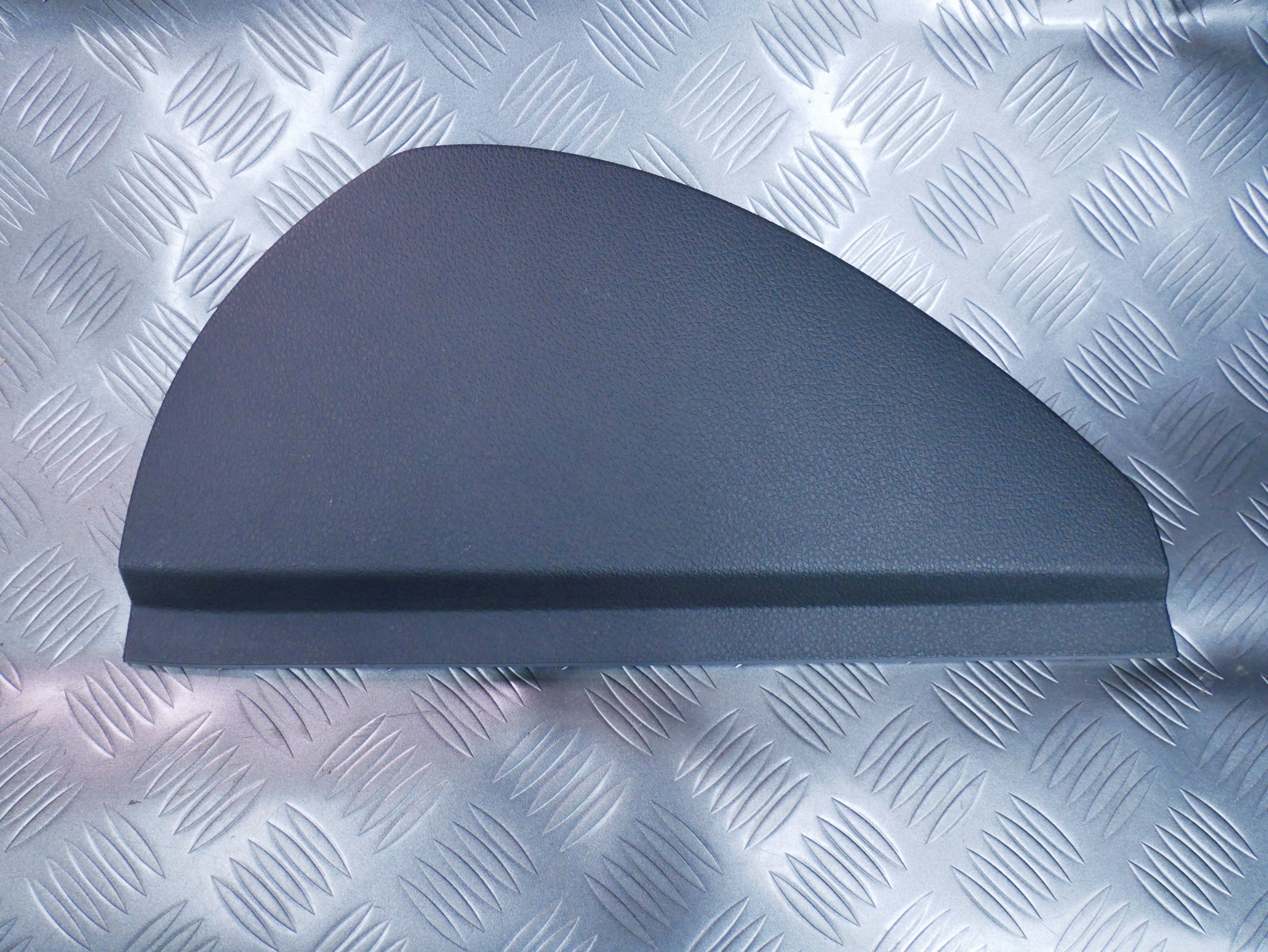 Osłona zaślepka boku konsoli lewa 6V0857503 SKODA FABIA III