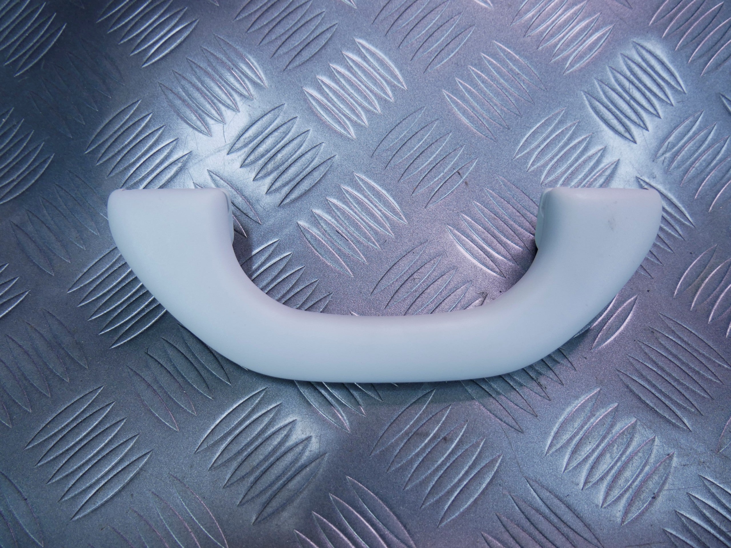 Rączka podsufitki przód prawa lewa 5L6857607F SKODA FABIA III