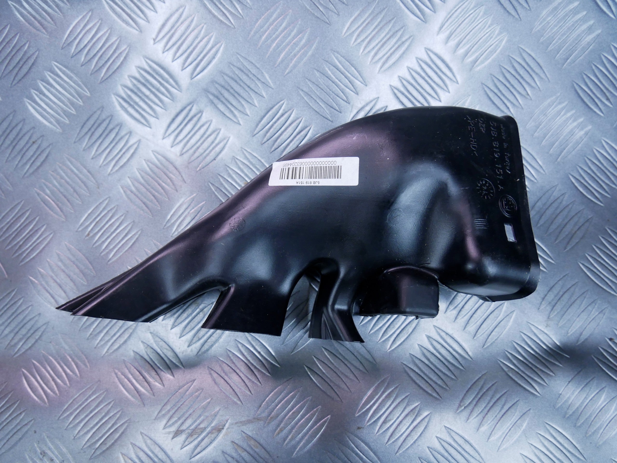 Kanał powietrza nagrzewnicy 5JB819151A SKODA FABIA III