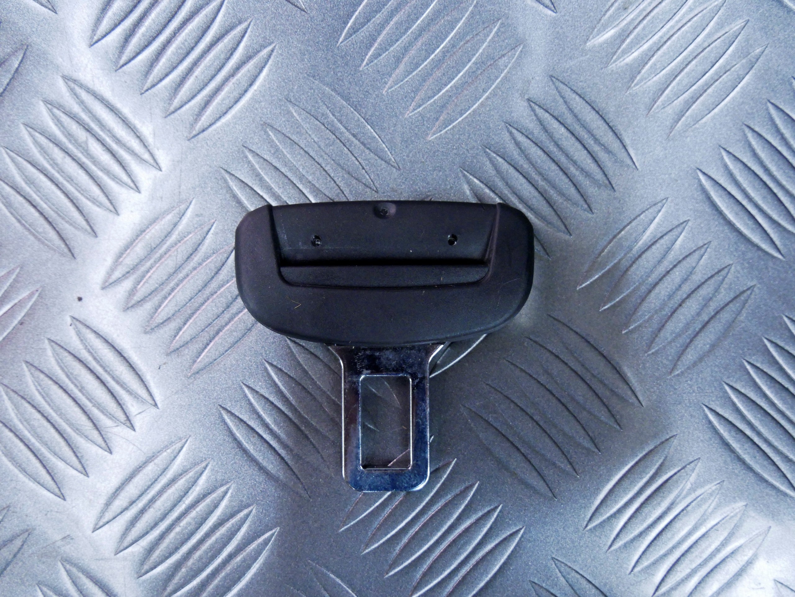 Klamra wpinka zapinka pasa 7N0857737 SKODA FABIA III