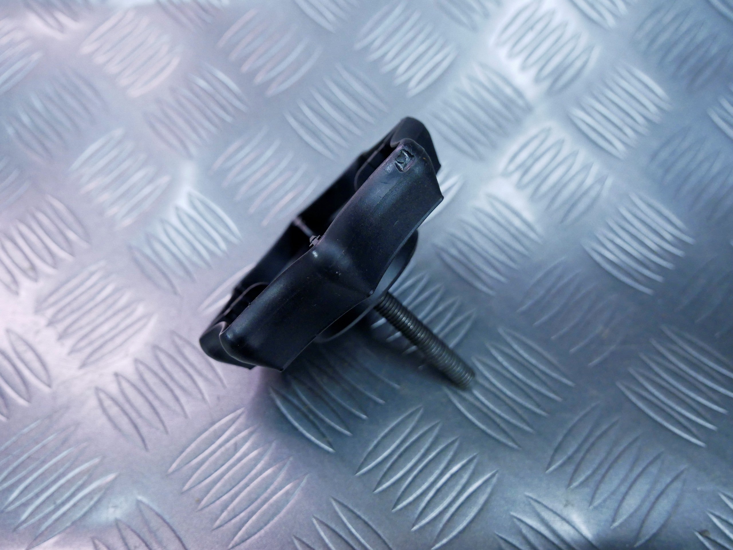 Śruba nakrętka koła zapasowego 6Q0803899A SKODA FABIA III