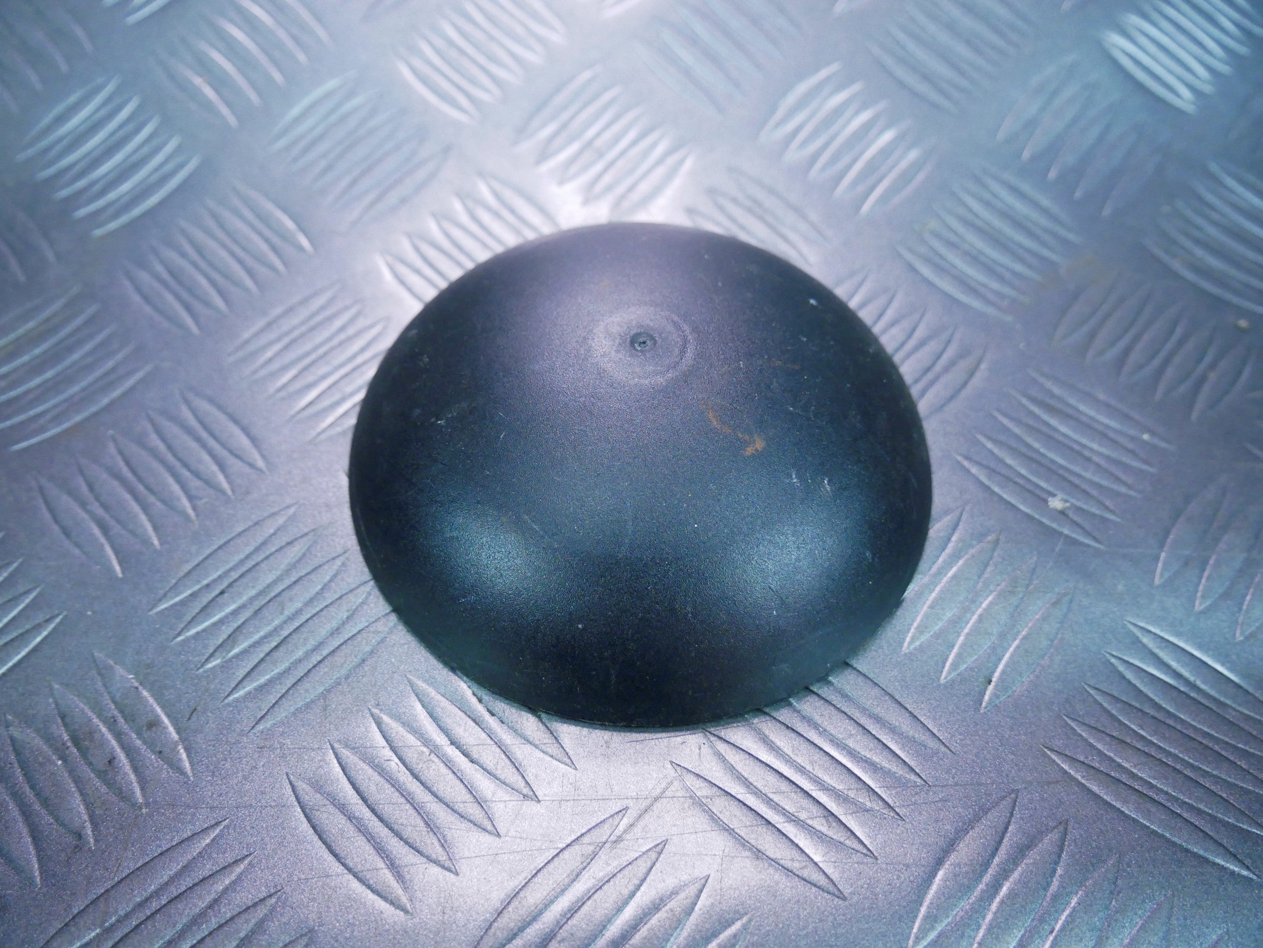 Osłona zaślepka amortyzatora 6R0412359 SKODA FABIA III