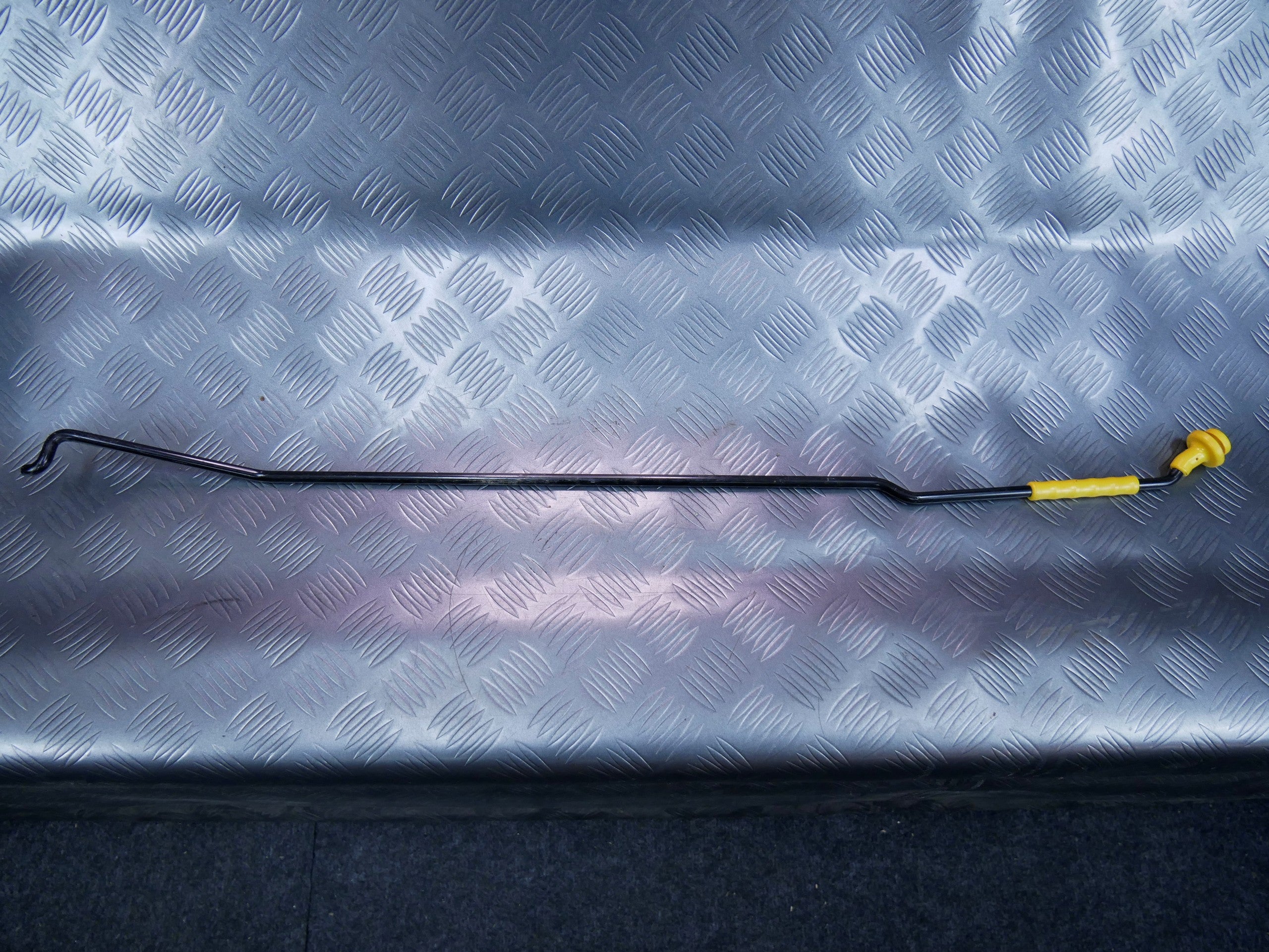 Bagnet wspornik podpora maski 6V0823363A SKODA FABIA III