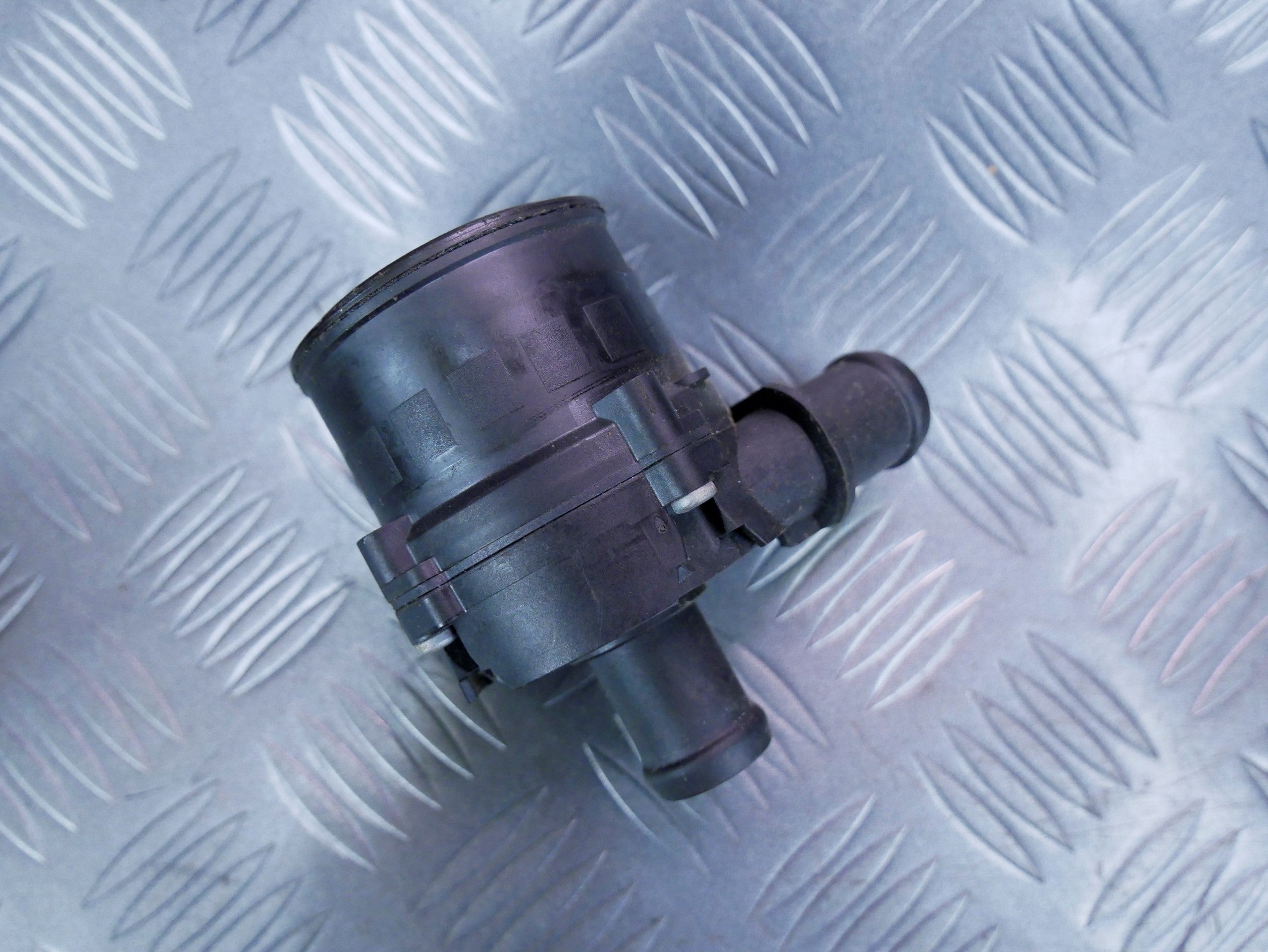 Dodatkowa pompa wody 5G0965561 SKODA FABIA III 1.4 TDI