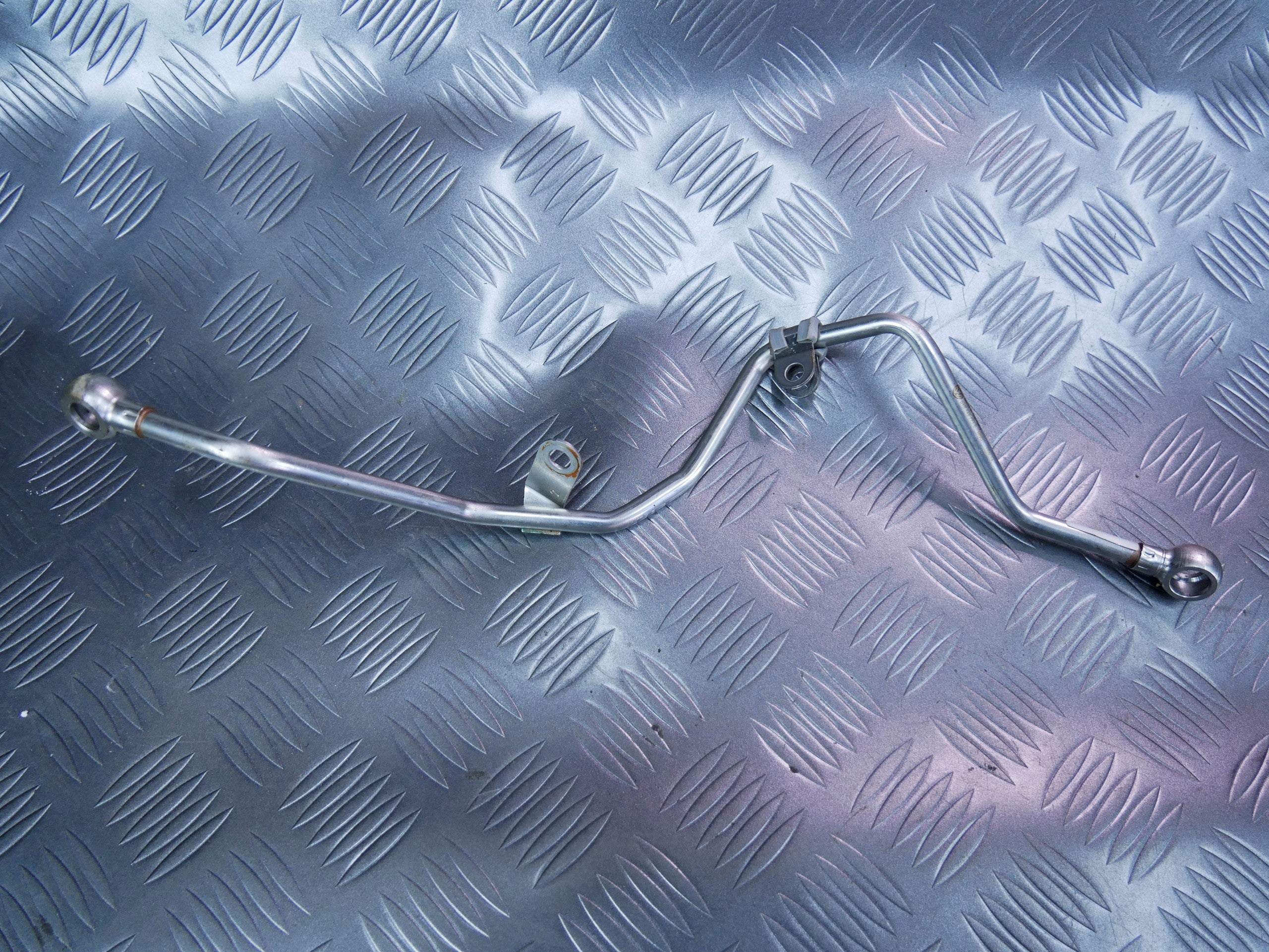 Rurka przewód olejowy 04B145771E SKODA FABIA III 1.4 TDI