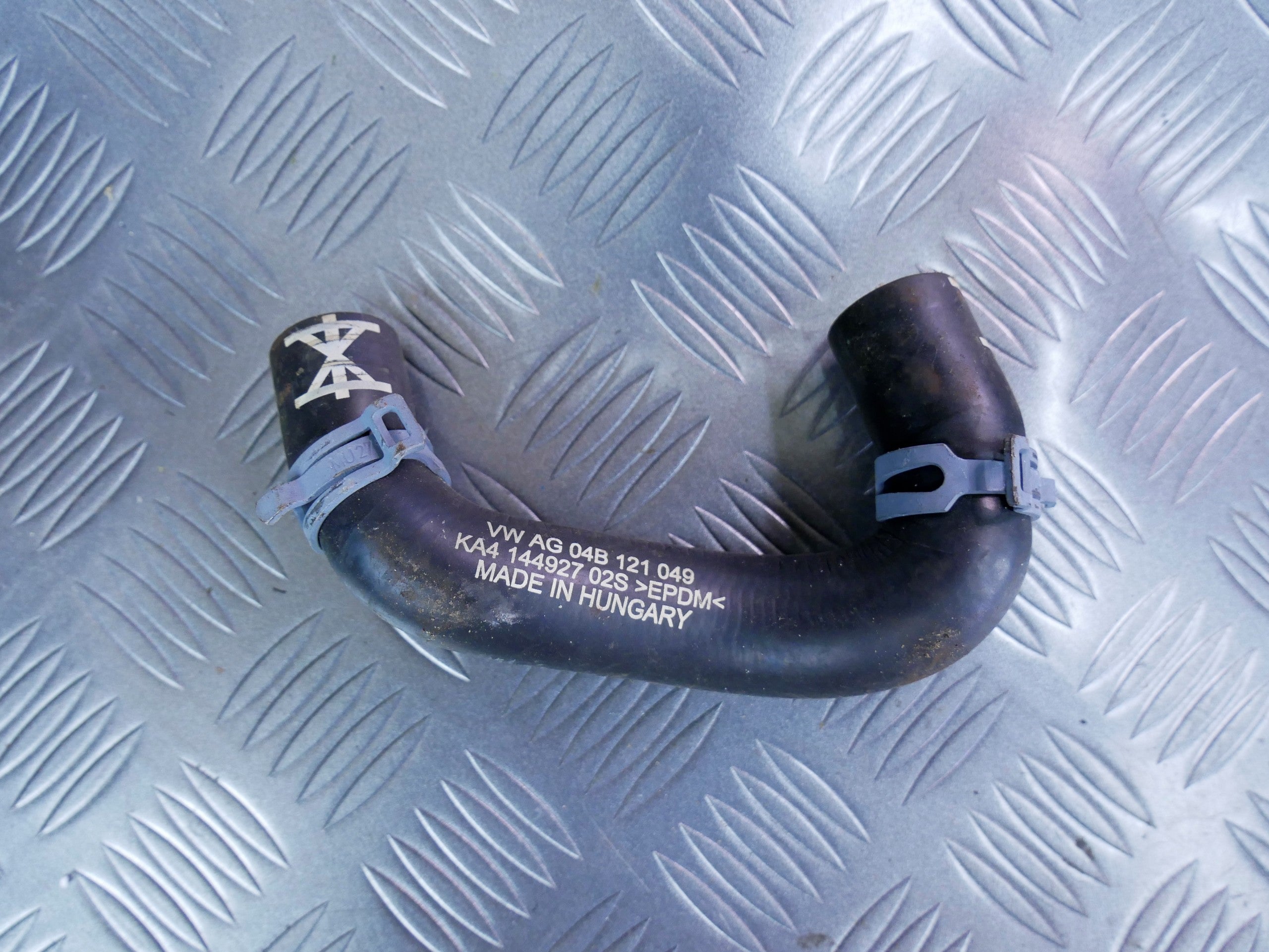 Rura wąż wody 04B121049 SKODA FABIA III 1.4 TDI