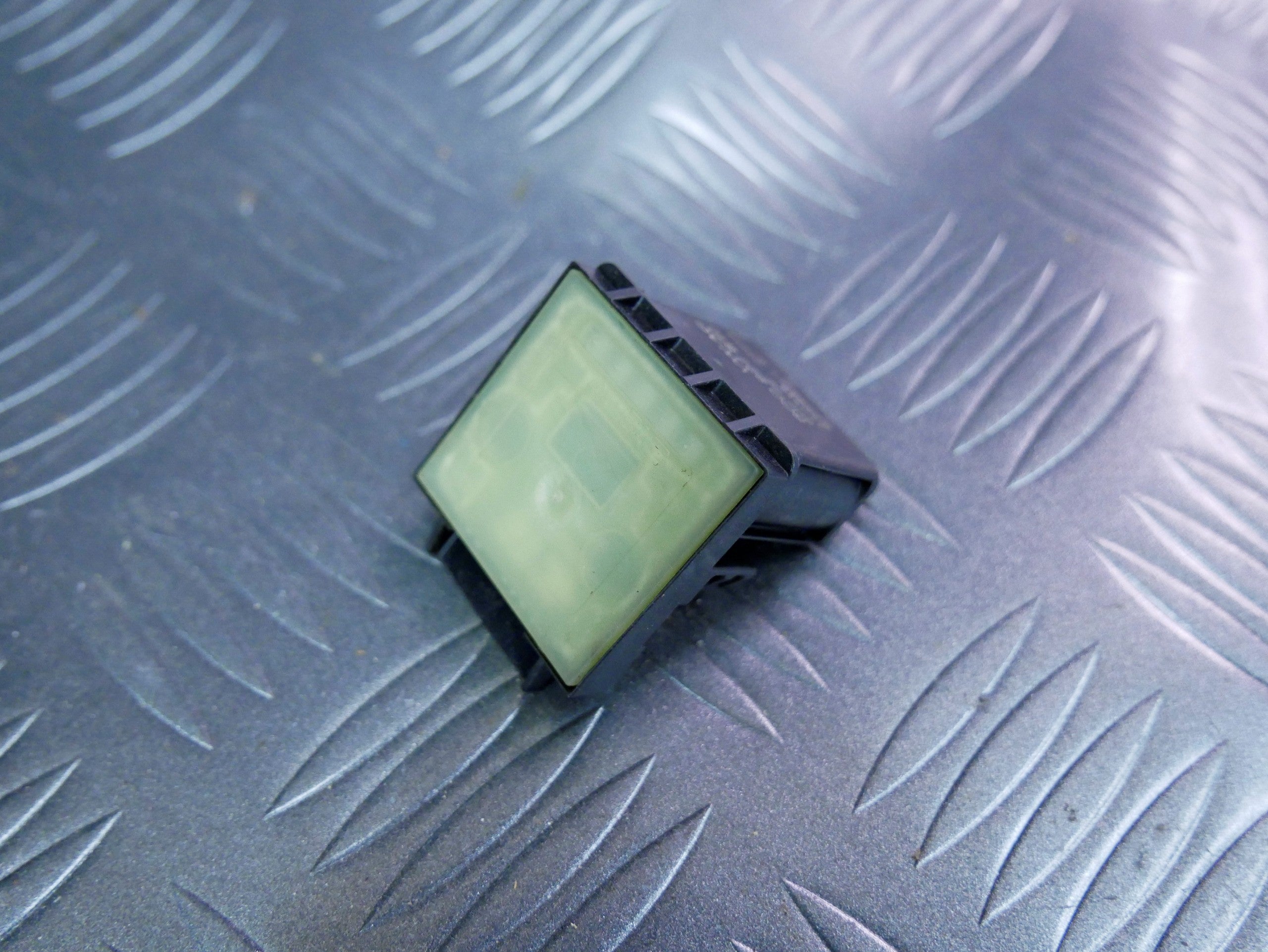 Czujnik ciśnienia 6C0927810 SKODA FABIA III