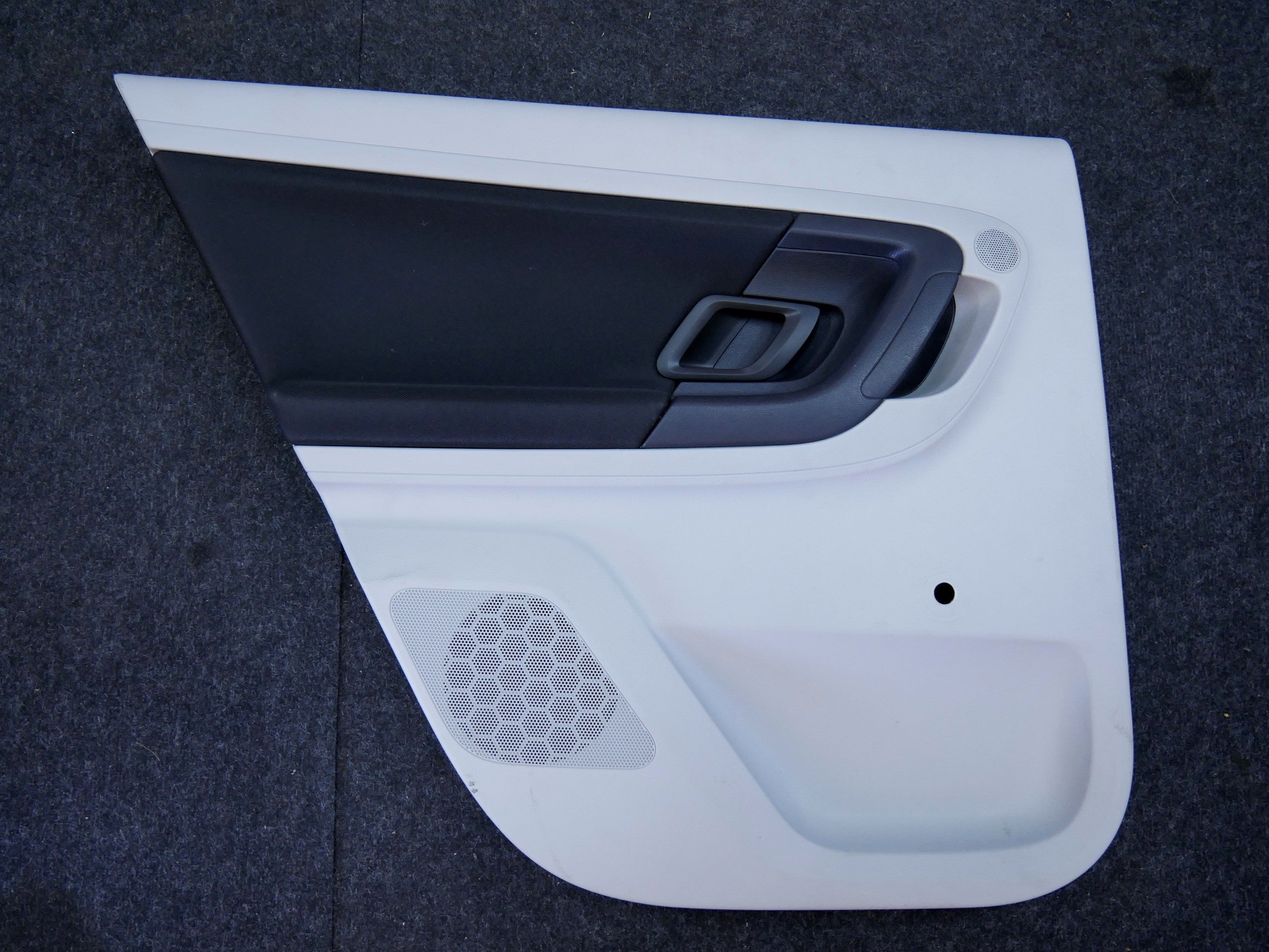 Tapicerka boczek drzwi tył tylny lewy 5J9867209CN FABIA II KOMBI