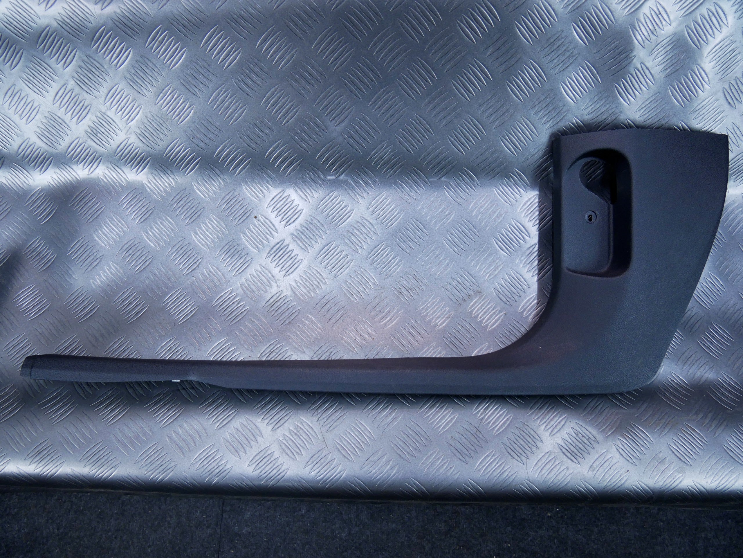 Osłona progu przód lewa 5J7863483A SKODA FABIA II