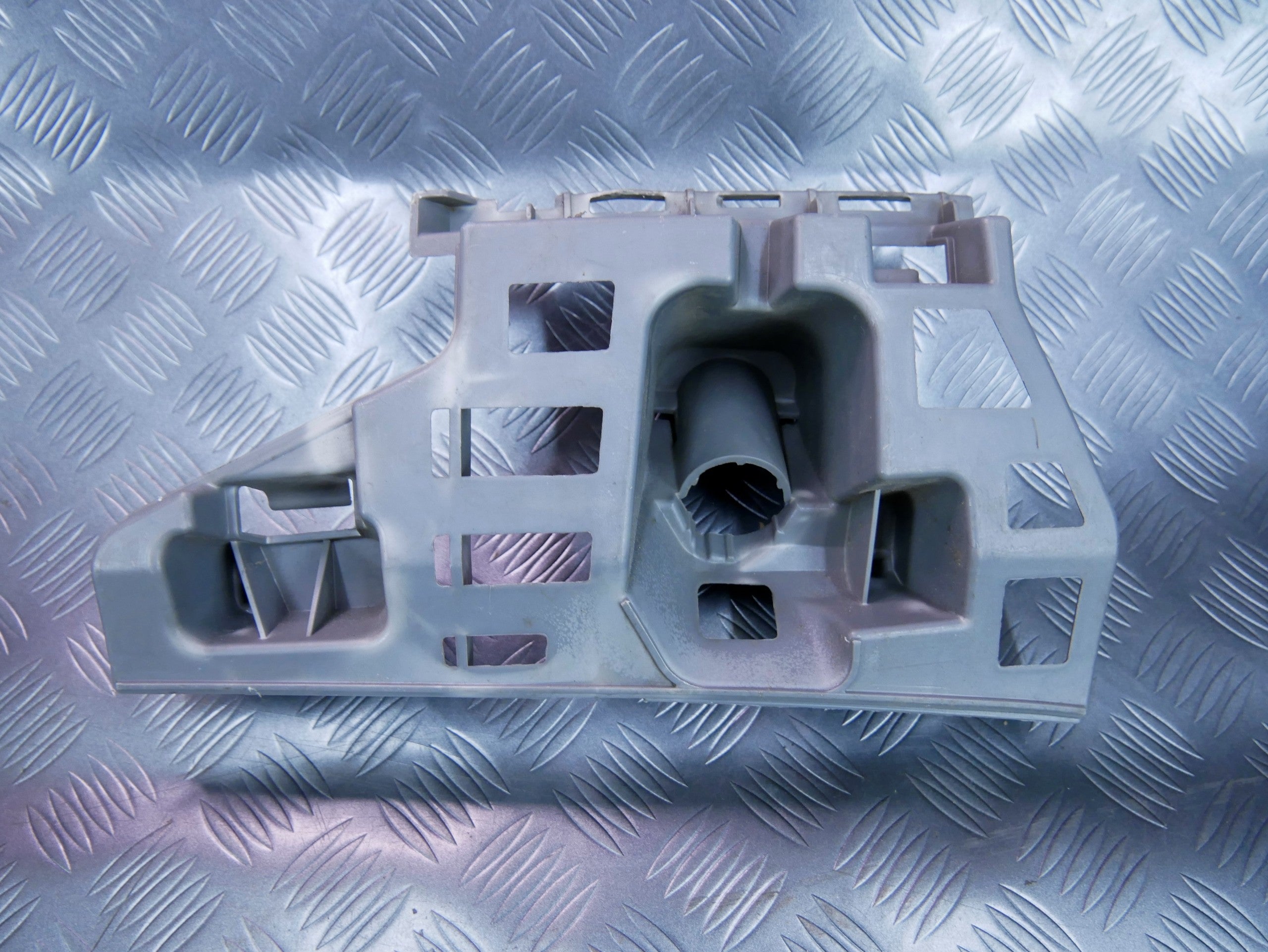 Ślizg mocowanie zderzaka przód prawe 5J0807056A SKODA FABIA II