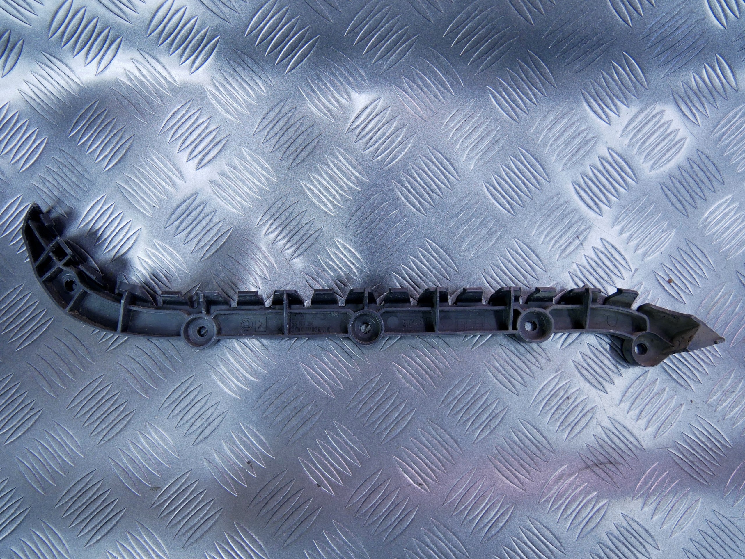 Ślizg zderzaka tył tylny prawy 5J9807394 SKODA FABIA II KOMBI