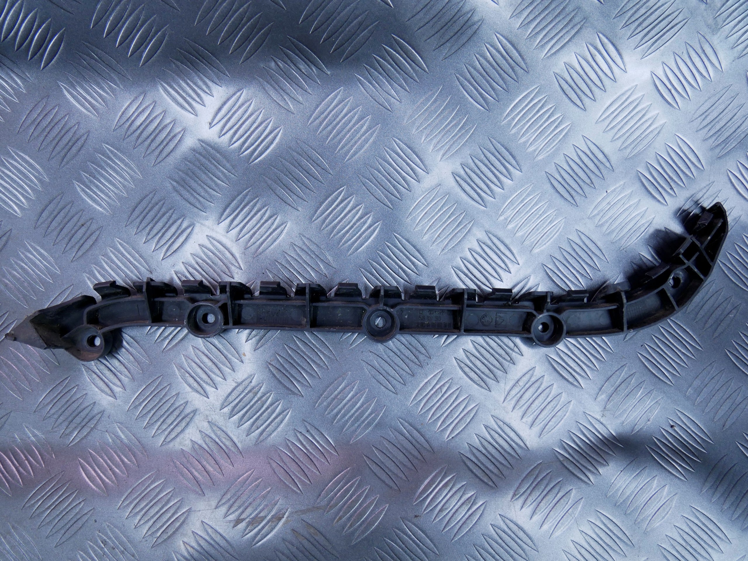 Ślizg zderzaka tył tylny lewy 5J9807393 SKODA FABIA II KOMBI