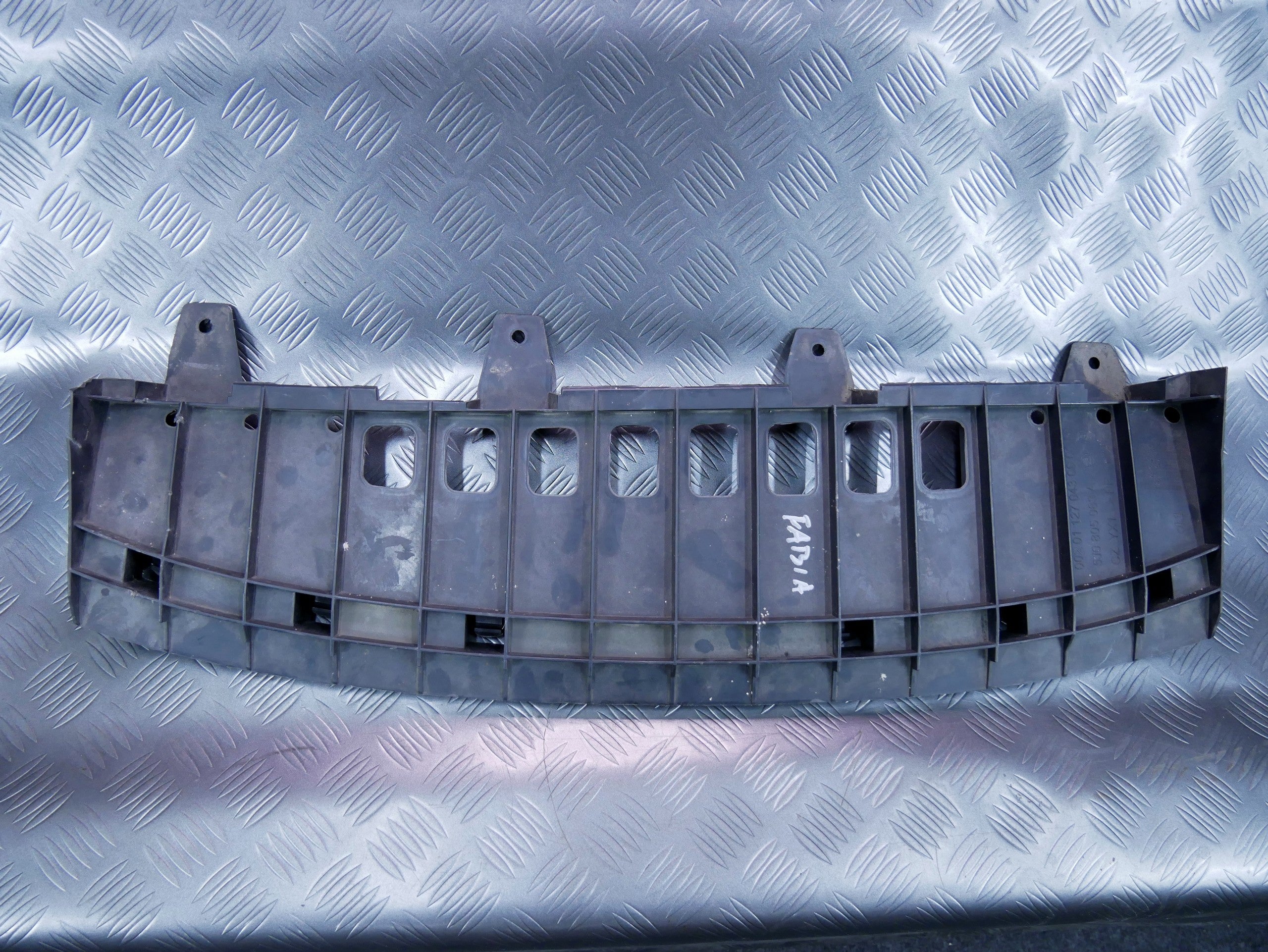 Osłona płyta dolna zderzaka 5J0805083A SKODA FABIA II