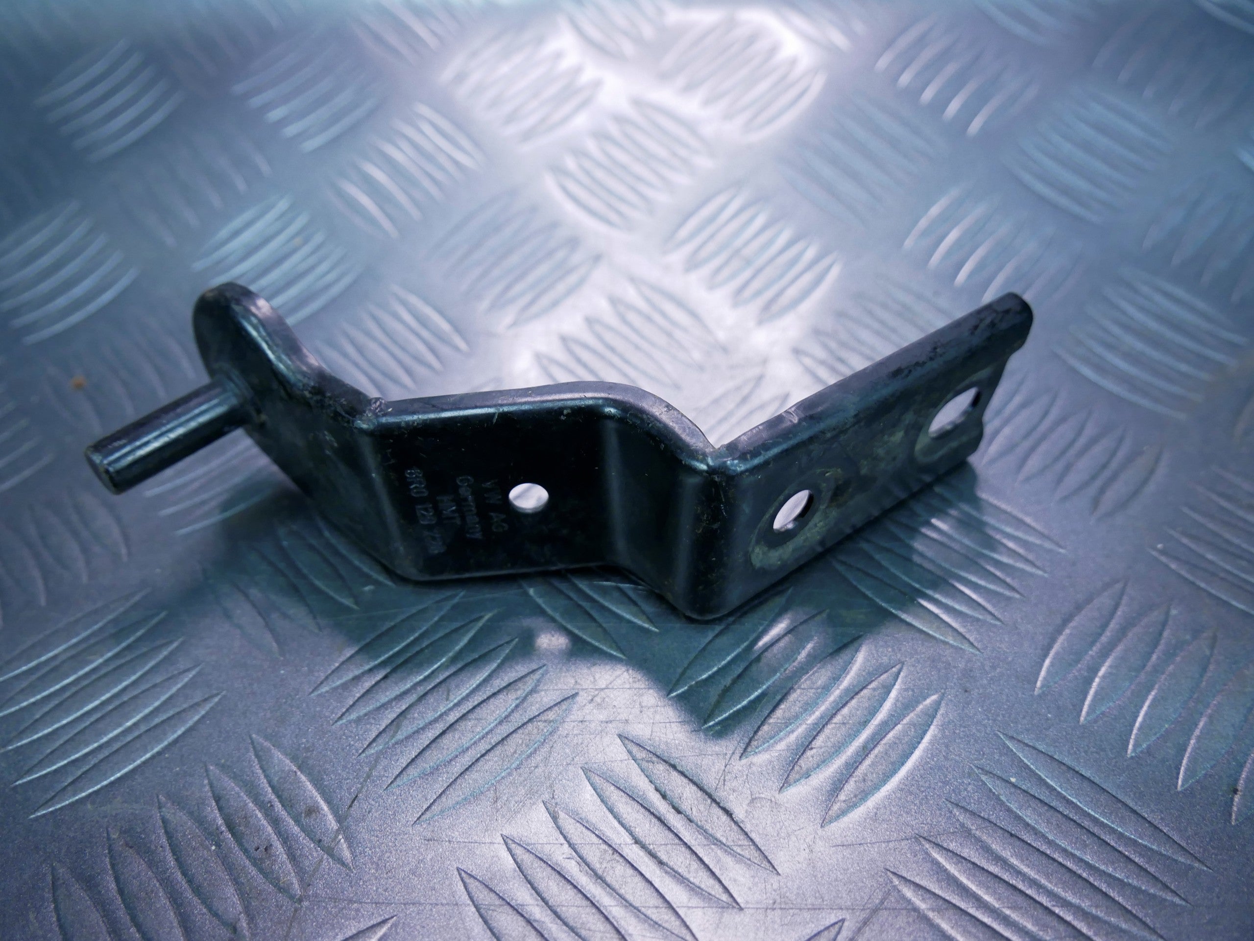 Mocowanie filtra powietrza 6R0129728 SKODA FABIA II