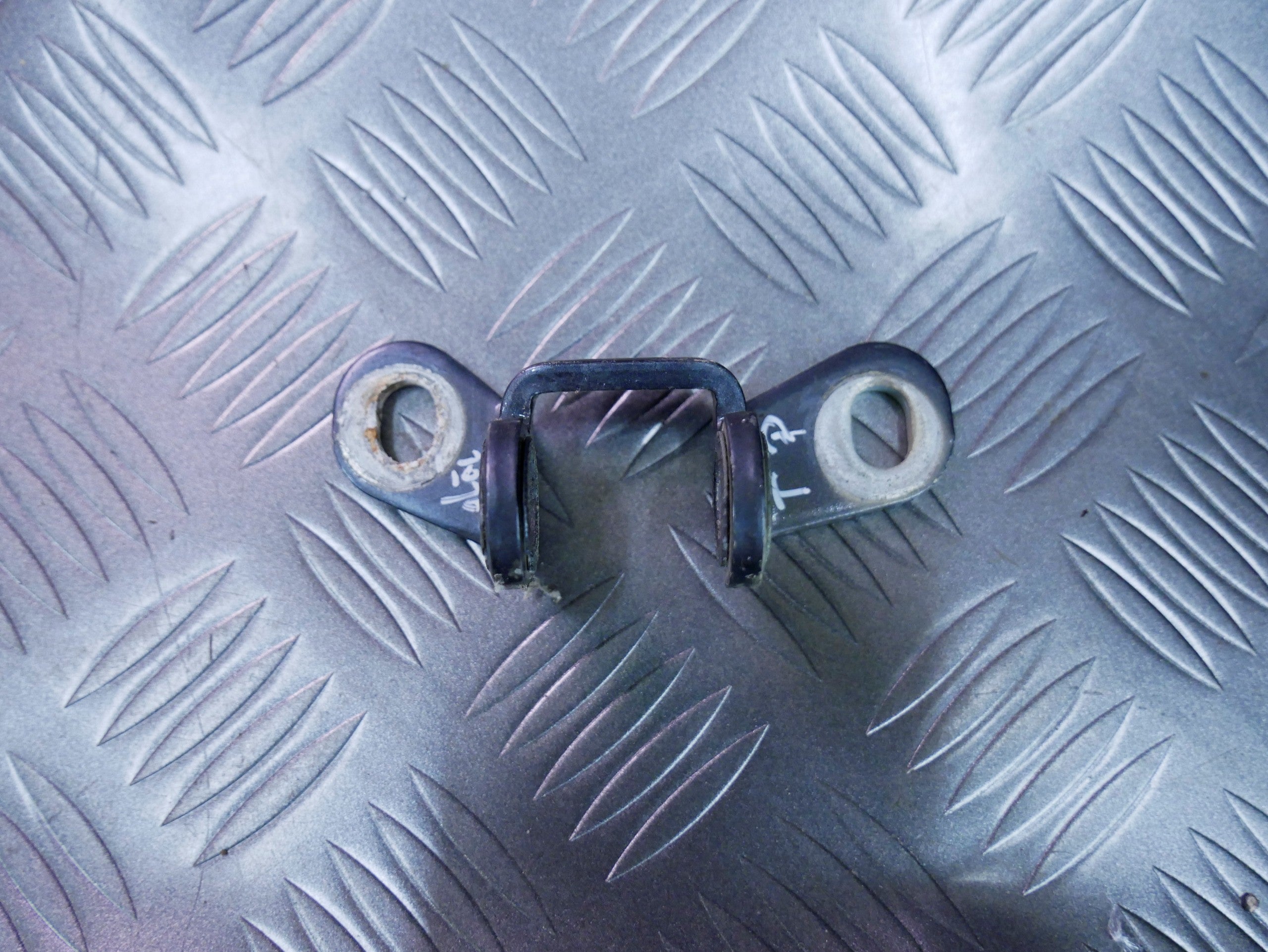 Zawias drzwi tył tylny prawy 5J0833412B SKODA FABIA II