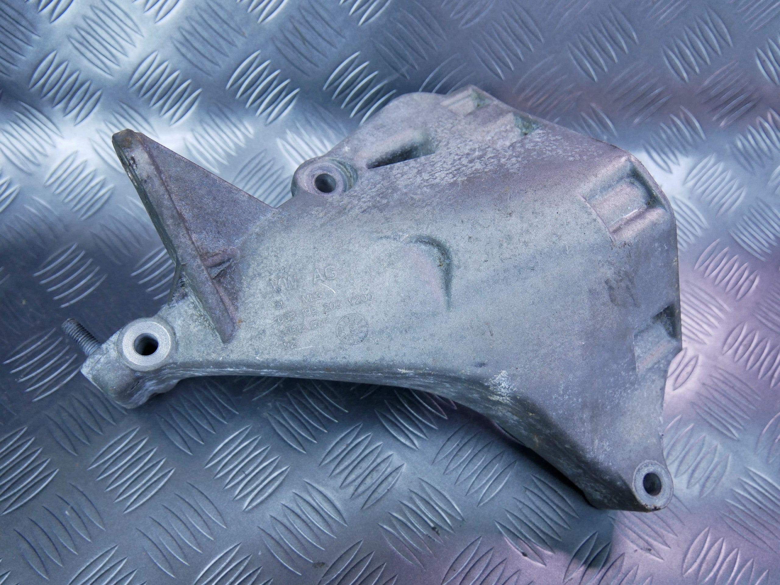 Łapa wspornik silnika 03P199206 SKODA FABIA II 1.2 TDI