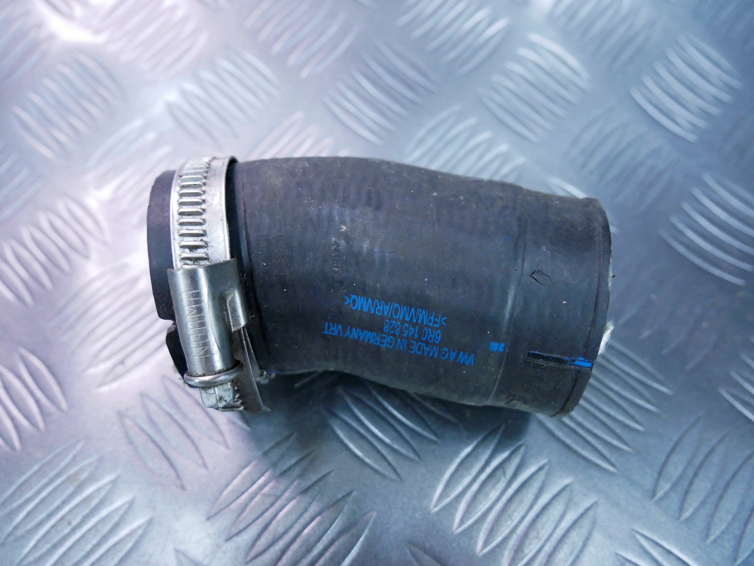 Rura wąż powietrza 6R0145828 SKODA FABIA II 1.2 TDI