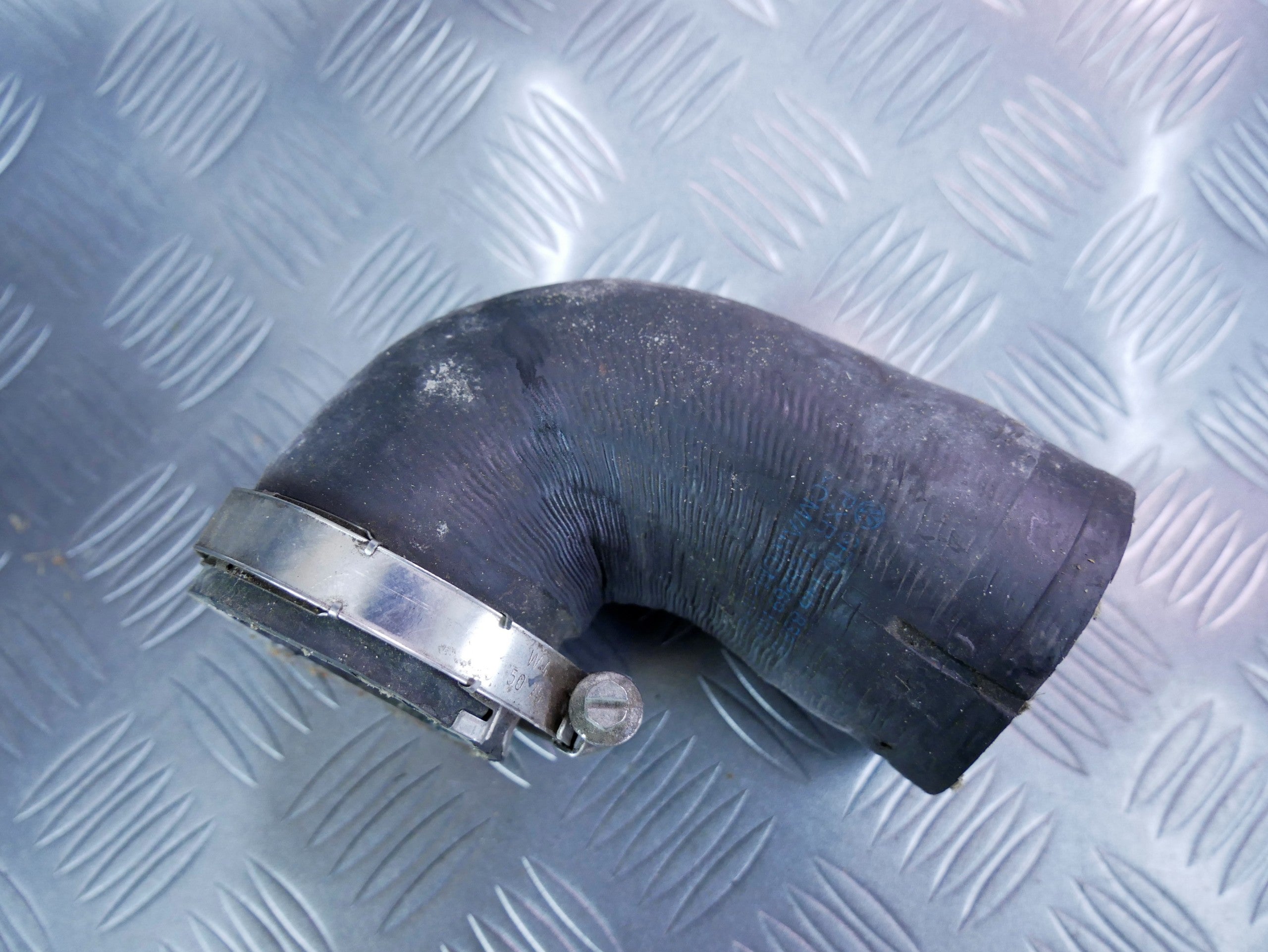 Rura wąż powietrza 6R0145838B SKODA FABIA II 1.2 TDI