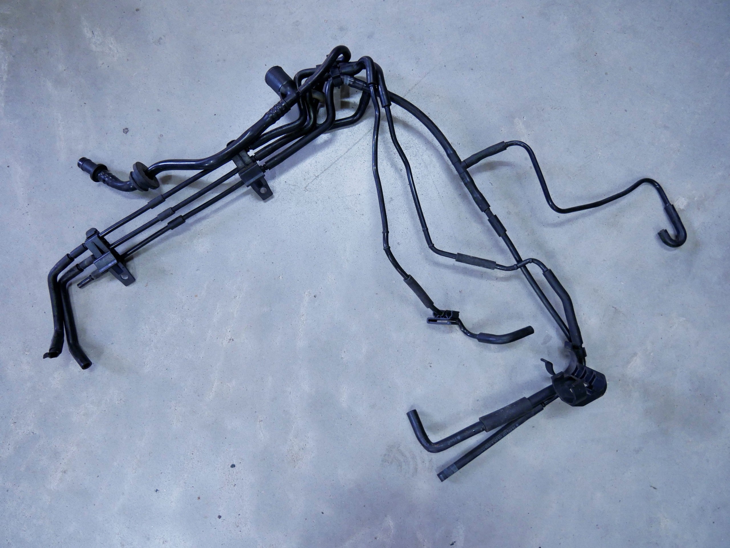 Przewody układ podciśnienia 6R0612041B SKODA FABIA II 1.2 TDI