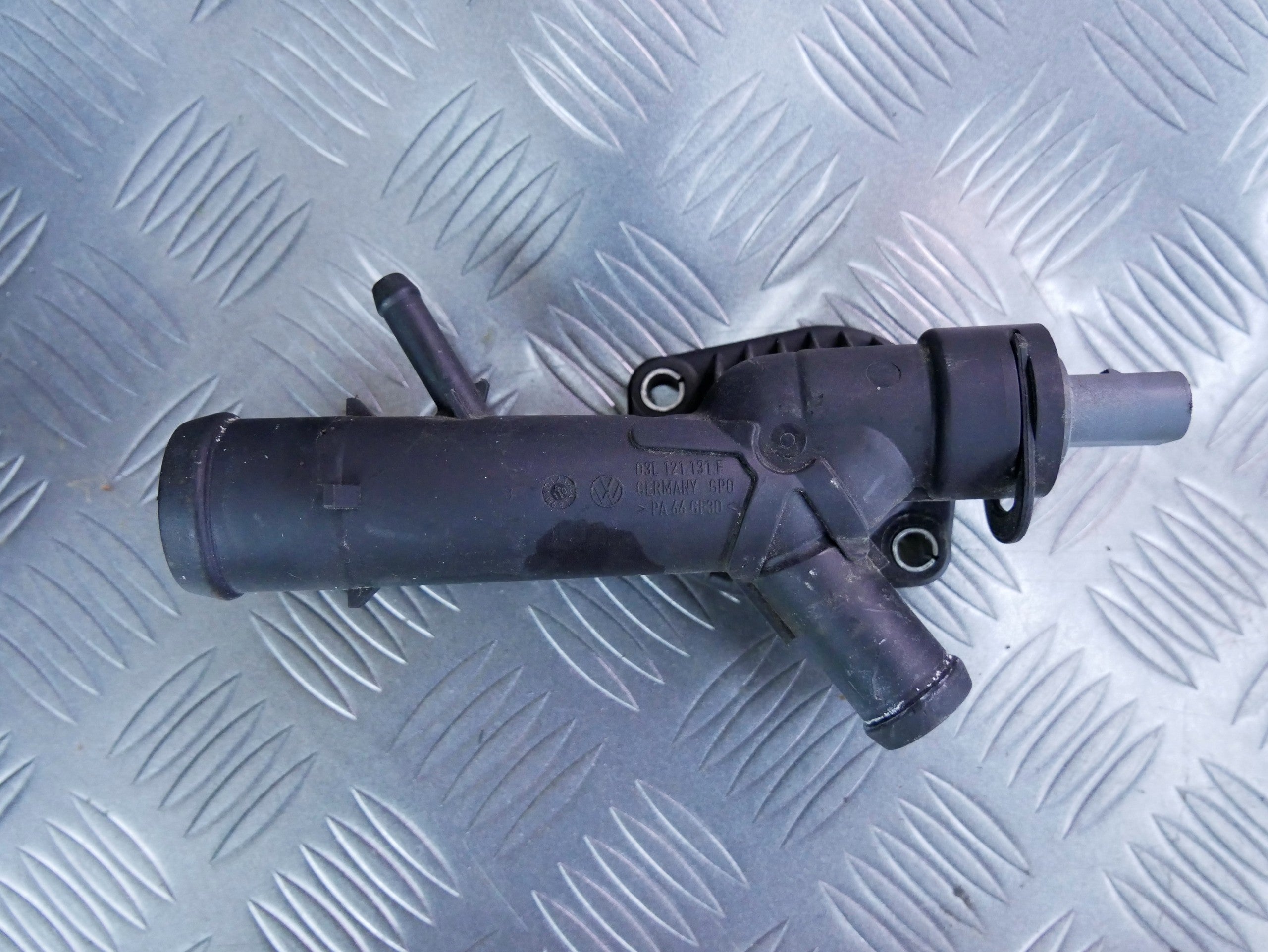 Obudowa termostatu 03L121131F SKODA FABIA II 1.2 TDI