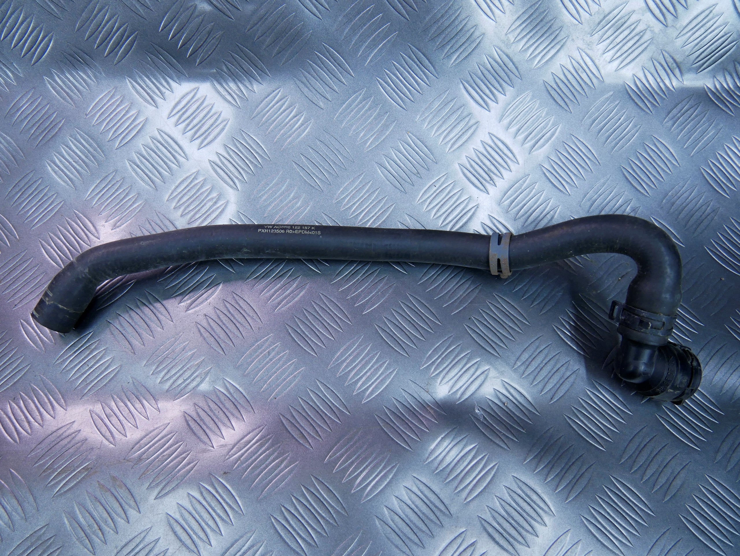 Rura wąż wody 6R0122157K SKODA FABIA II 1.2 TDI