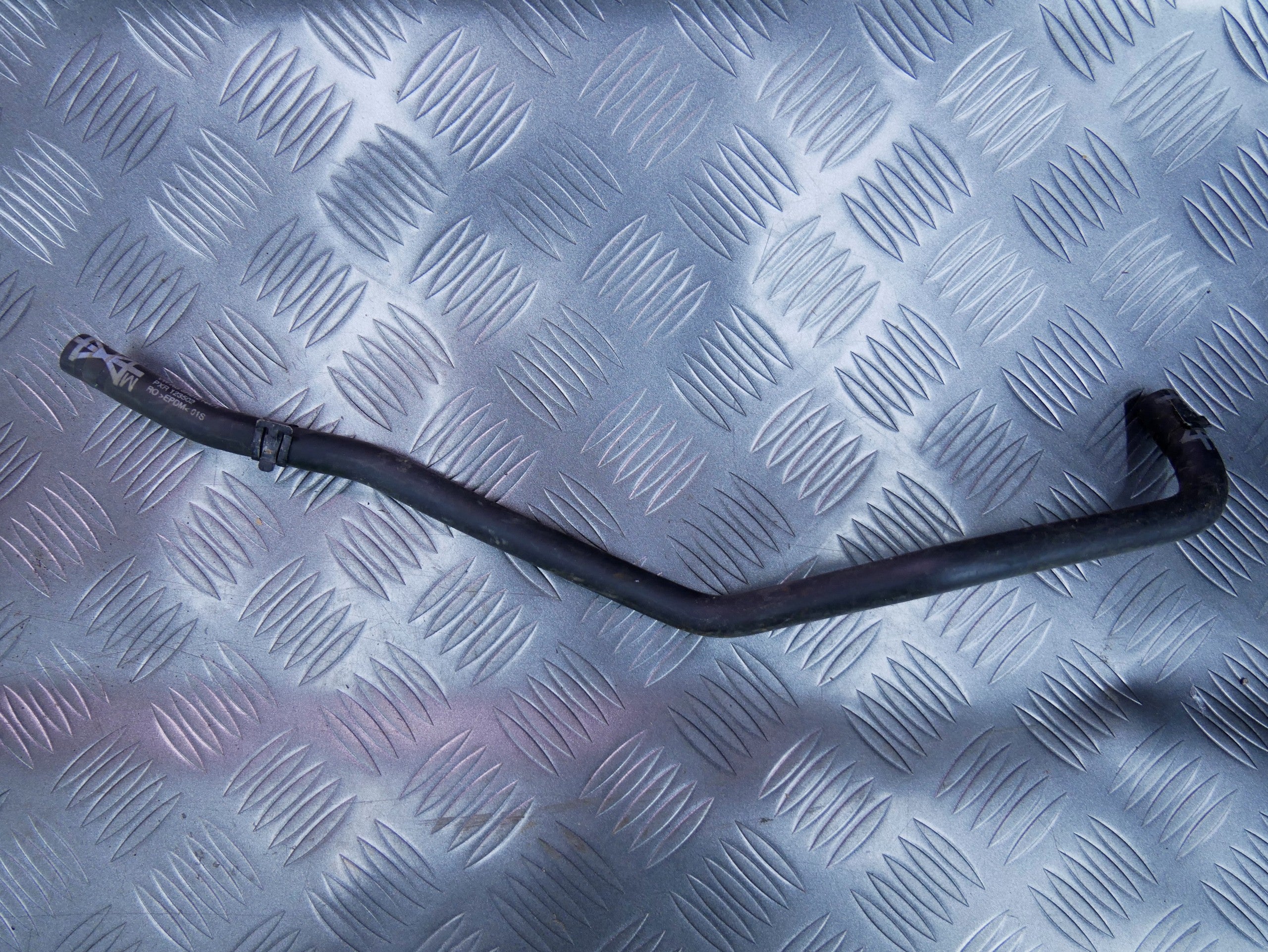 Rura wąż wody 6R0121447T SKODA FABIA II 1.2 TDI