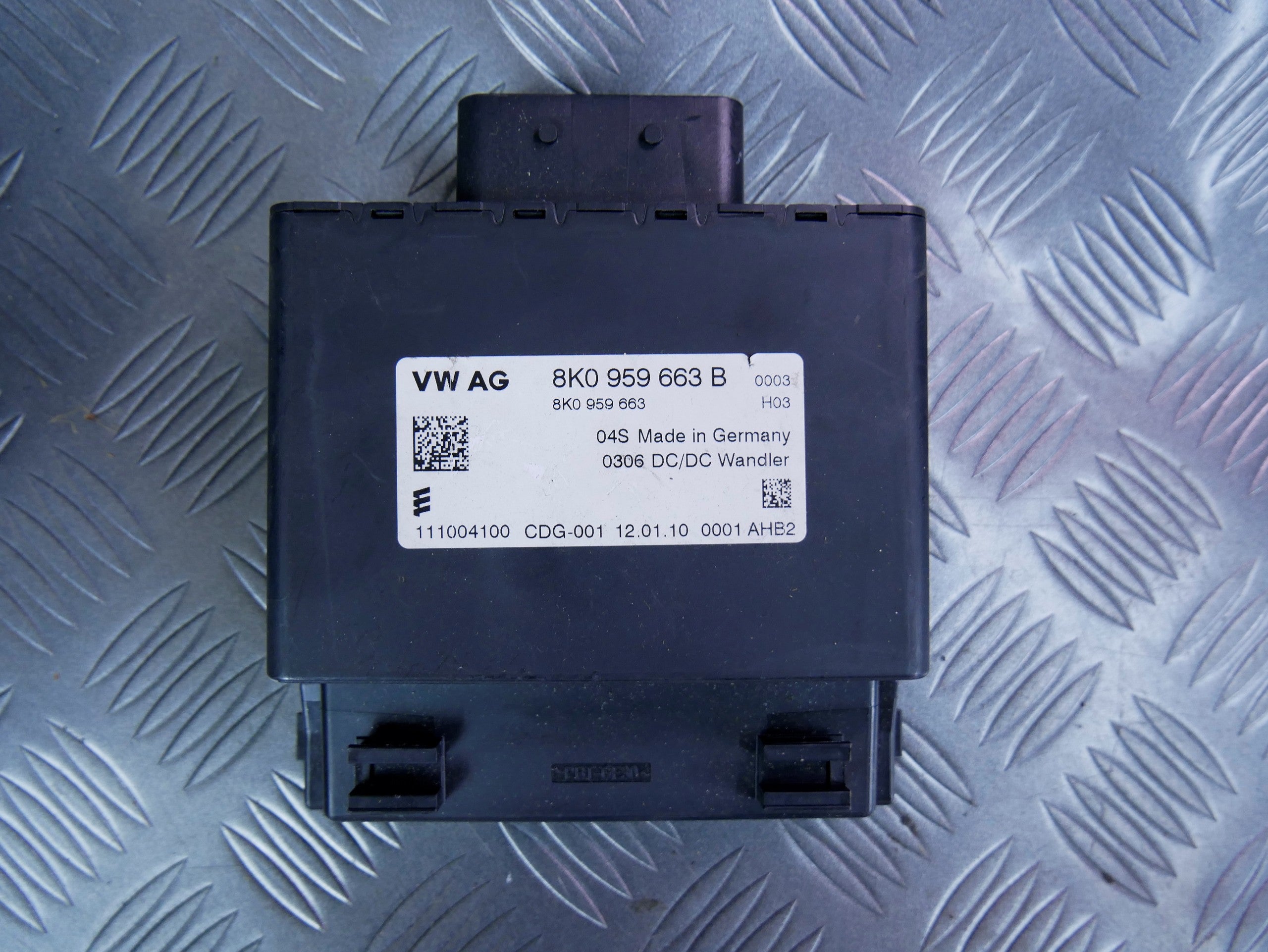 Moduł stabilizator napięcia 8K0959663B SKODA FABIA II