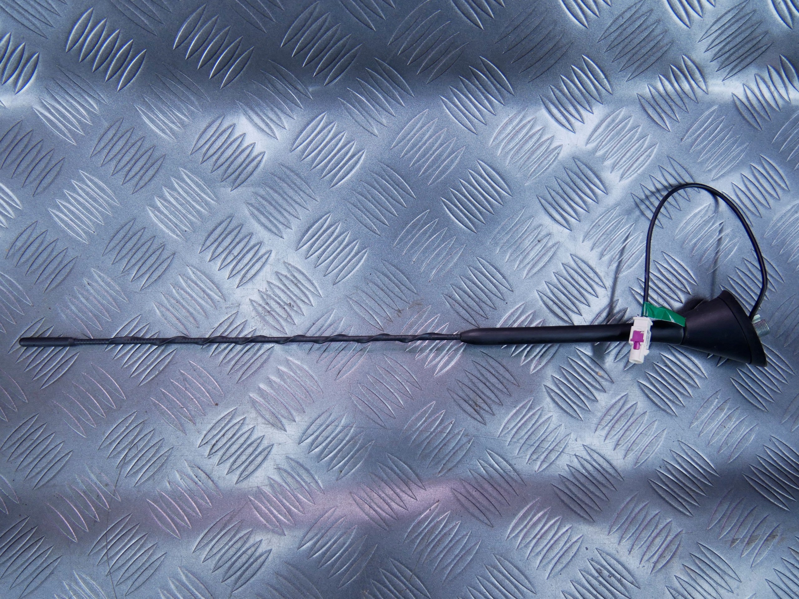 Antena dachowa bacik 5L0035501 SKODA FABIA II