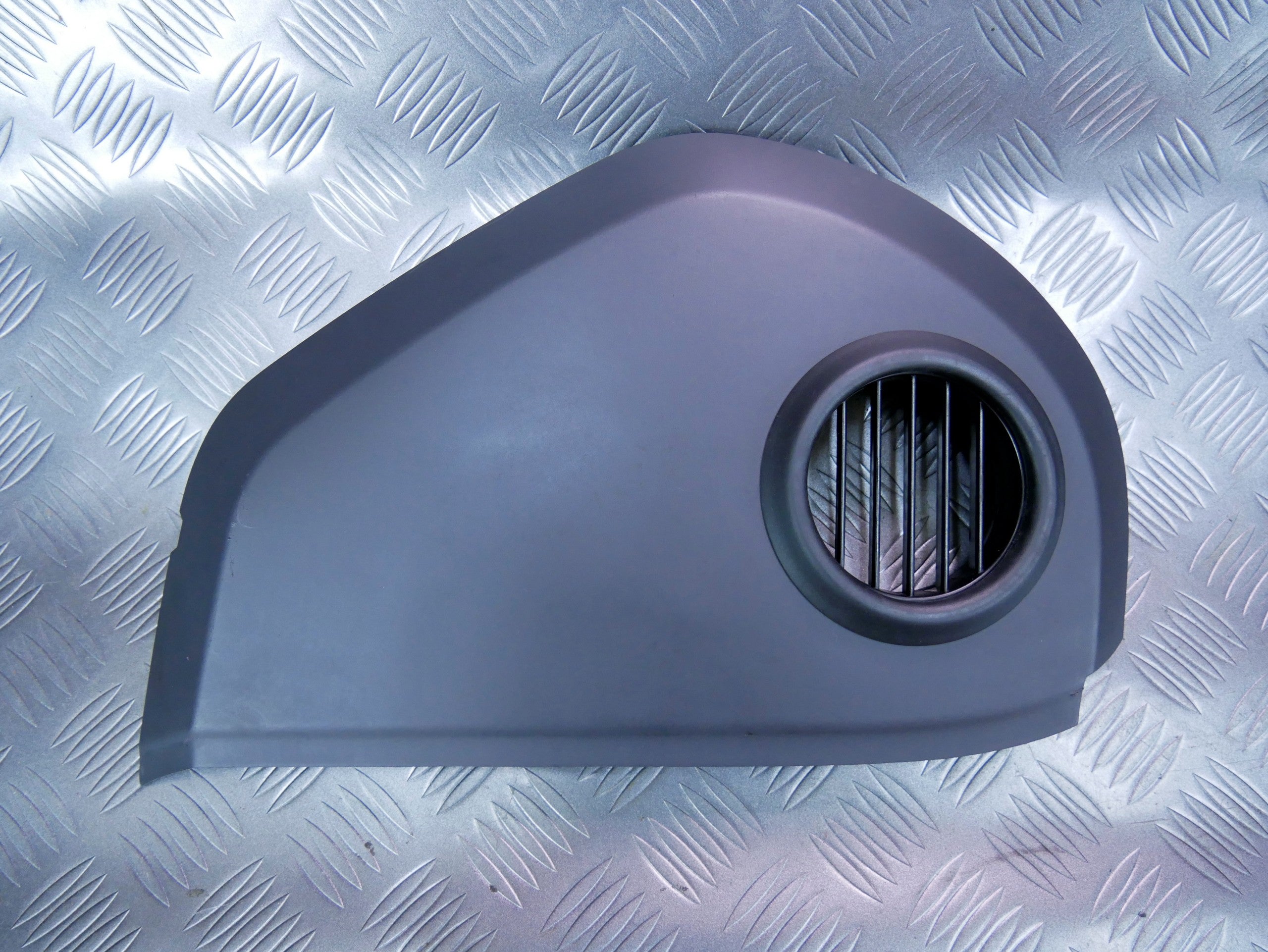 Osłona zaślepka boku konsoli prawa 7L6857176H VW TOUAREG 7L