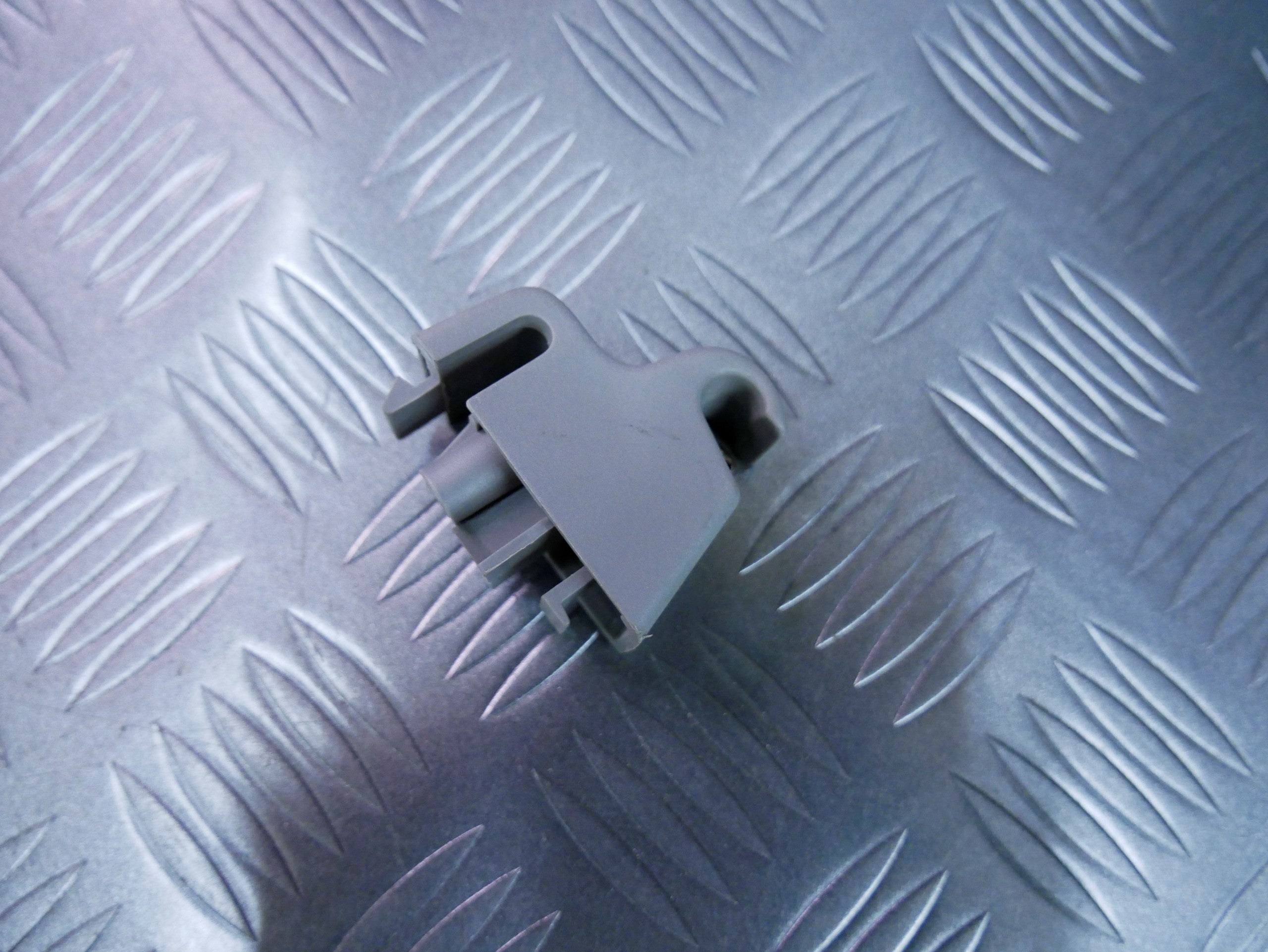 Uchwyt zaczep słonecznika 7L0857561 VW TOUAREG 7L