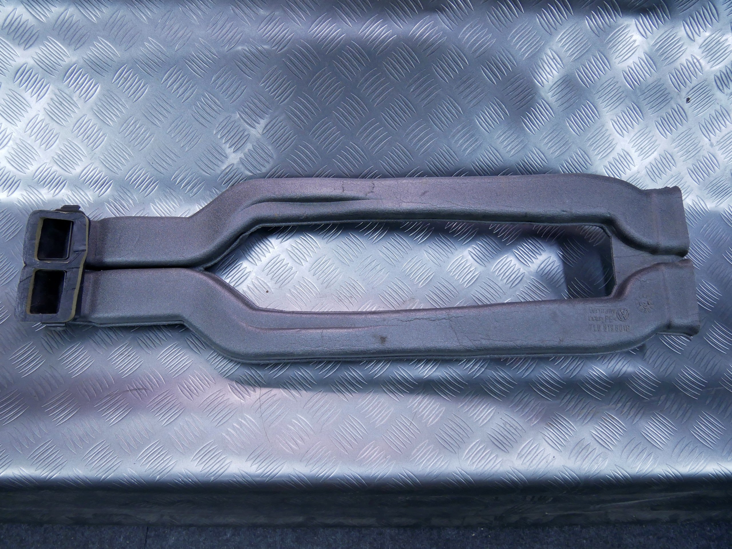 Rura kanał powietrza 7L0819801B VW TOUAREG 7L