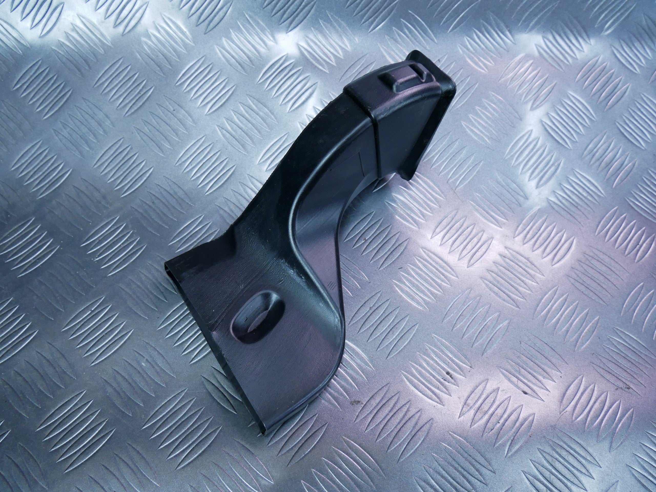 Rura kanał powietrza 7L0819347A VW TOUAREG 7L