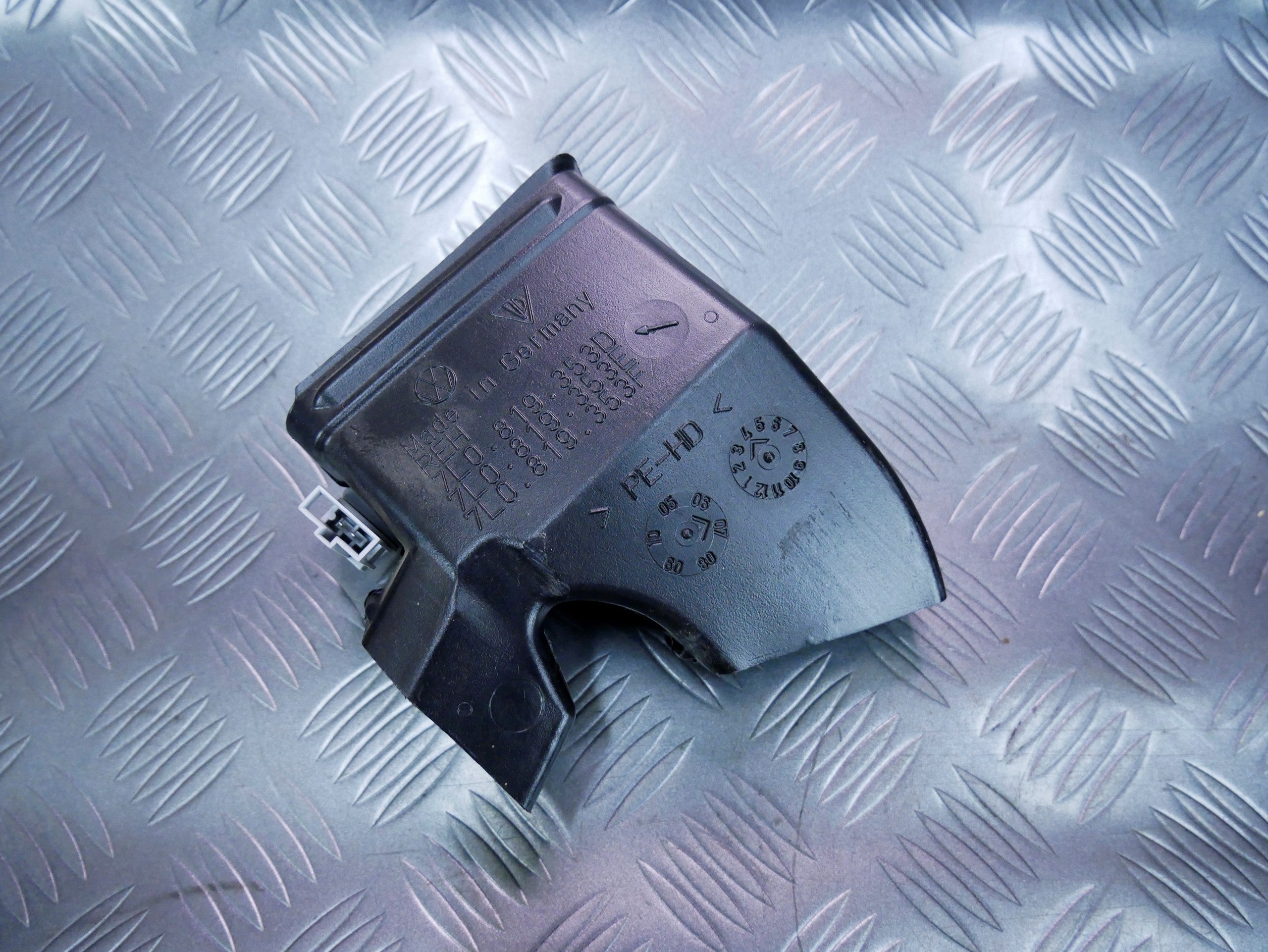 Rura kanał powietrza 7L0819353D VW TOUAREG 7L