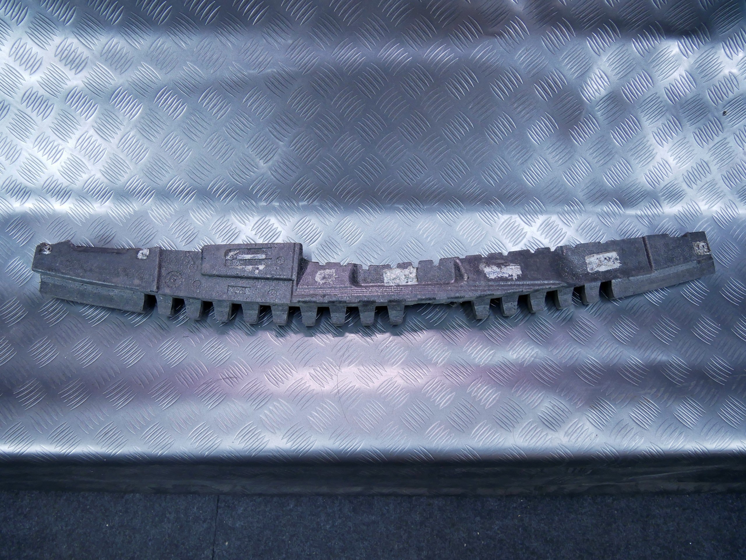 Pianka absorber styropian zderzaka 7L6807252D VW TOUAREG 7L