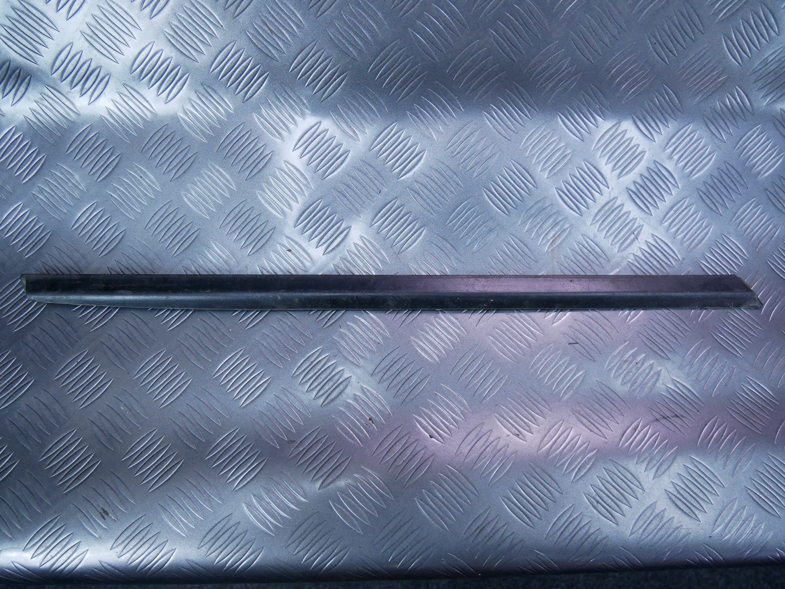 Listwa progowa progu drzwi tył lewa 7L0853539 VW TOUAREG 7L