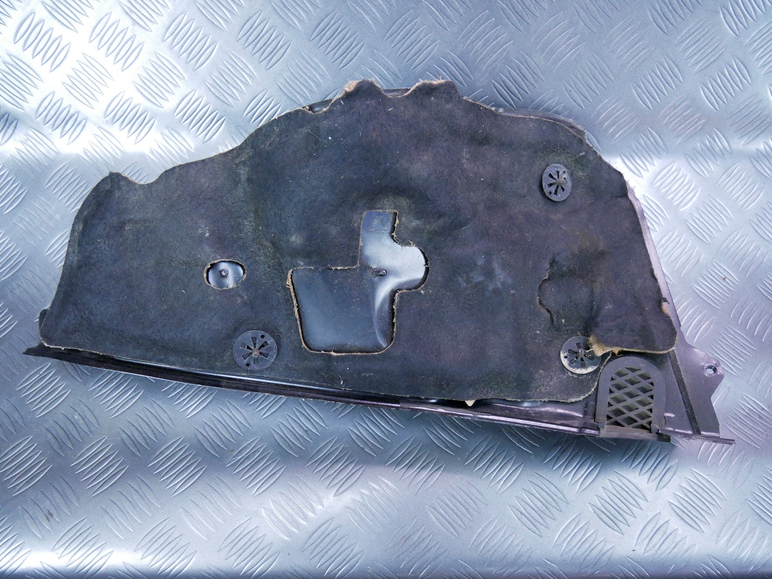 Osłona ściana grodziowa prawa 7L0863994 VW TOUAREG 7L