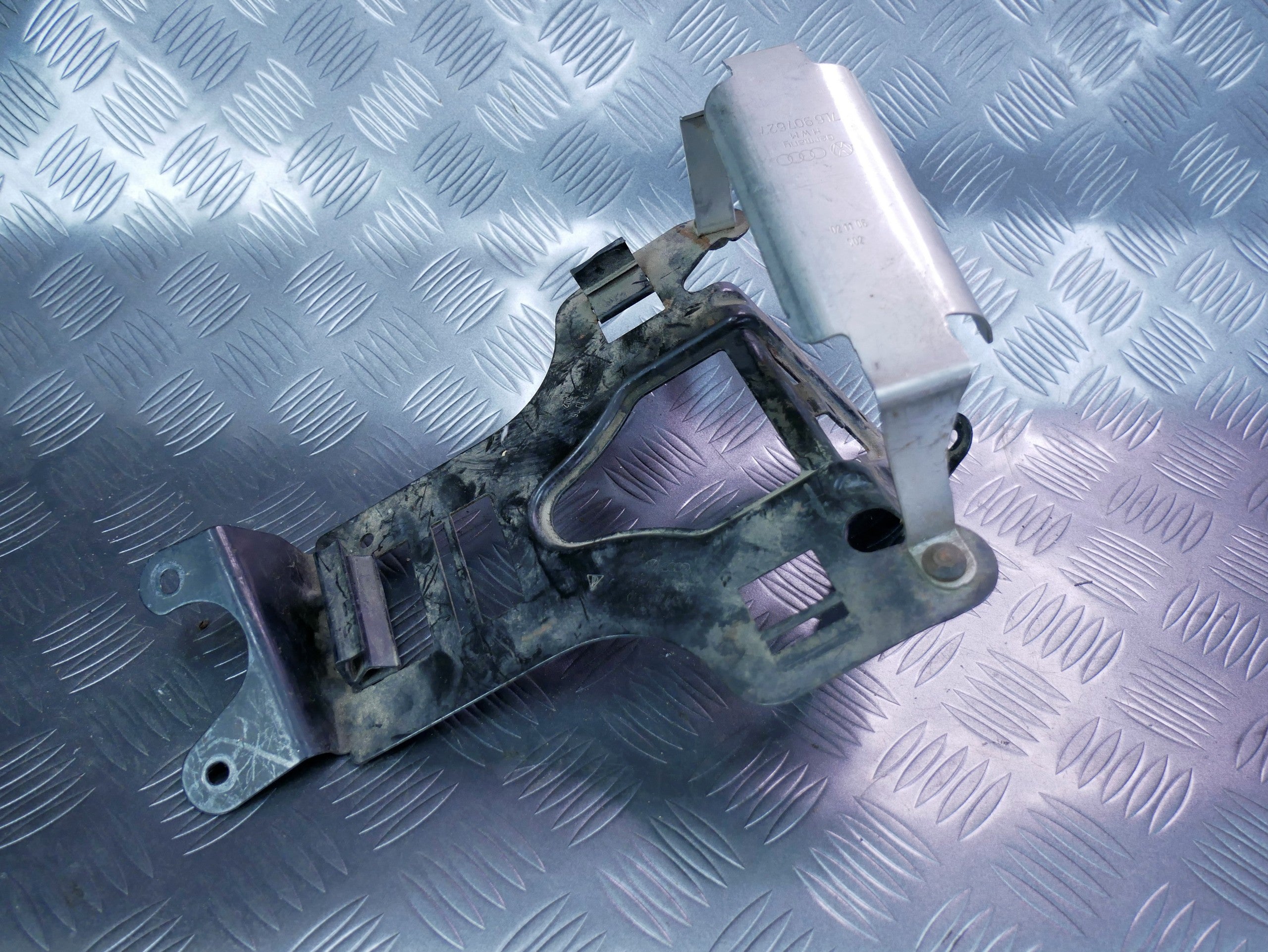 Mocowanie sterownika silnika ECU 7L0907645A VW TOUAREG 7L