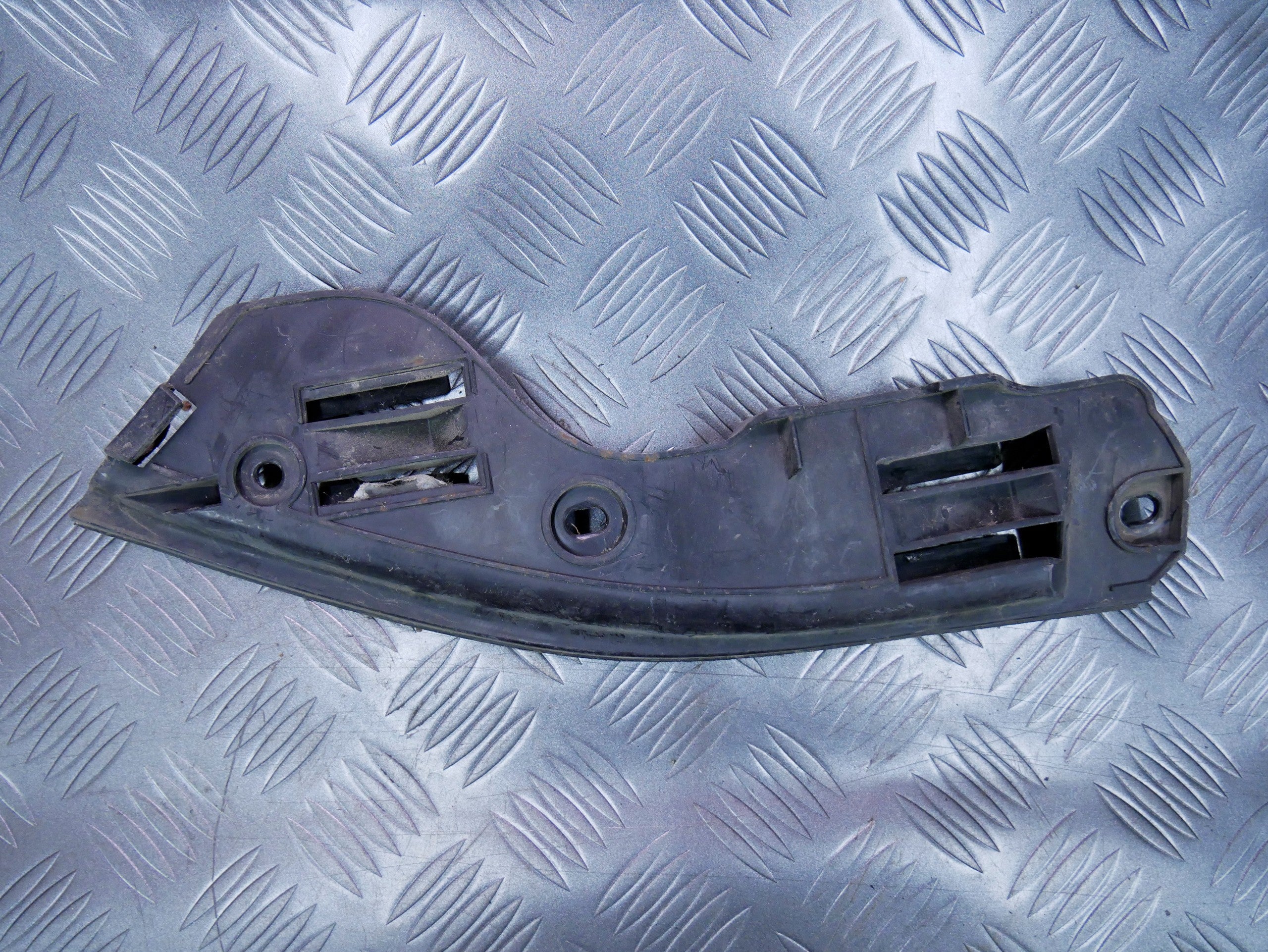 Ślizg zderzaka tył tylny lewy 7L6807393 VW TOUAREG 7L