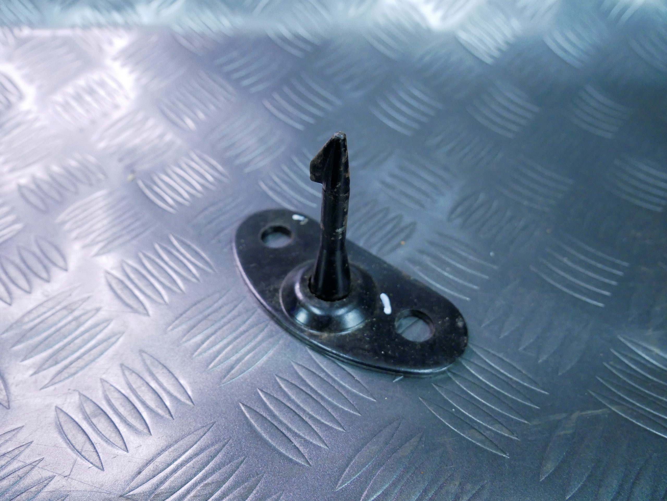 Rygiel fotela kanapy tył 7L0886162E VW TOUAREG 7L