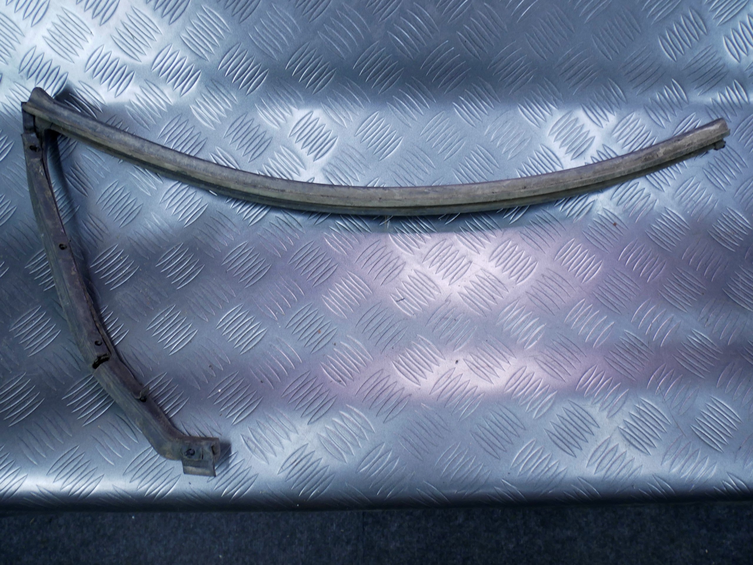 Uszczelka drzwi tył prawa 7L0839762 VW TOUAREG 7L