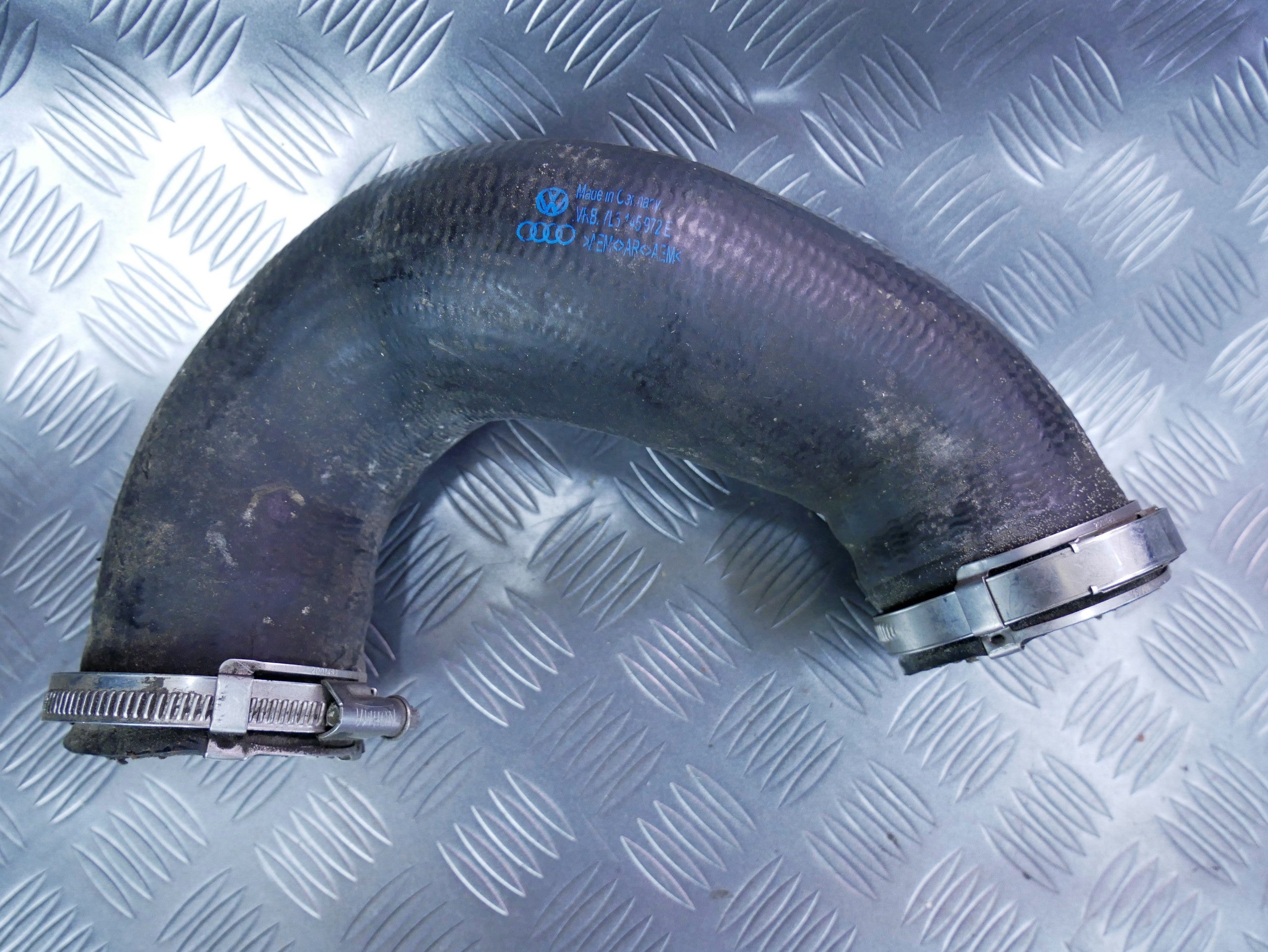 Rura powietrza IC 7L6145972E VW TOUAREG 7L 3.0 TDI