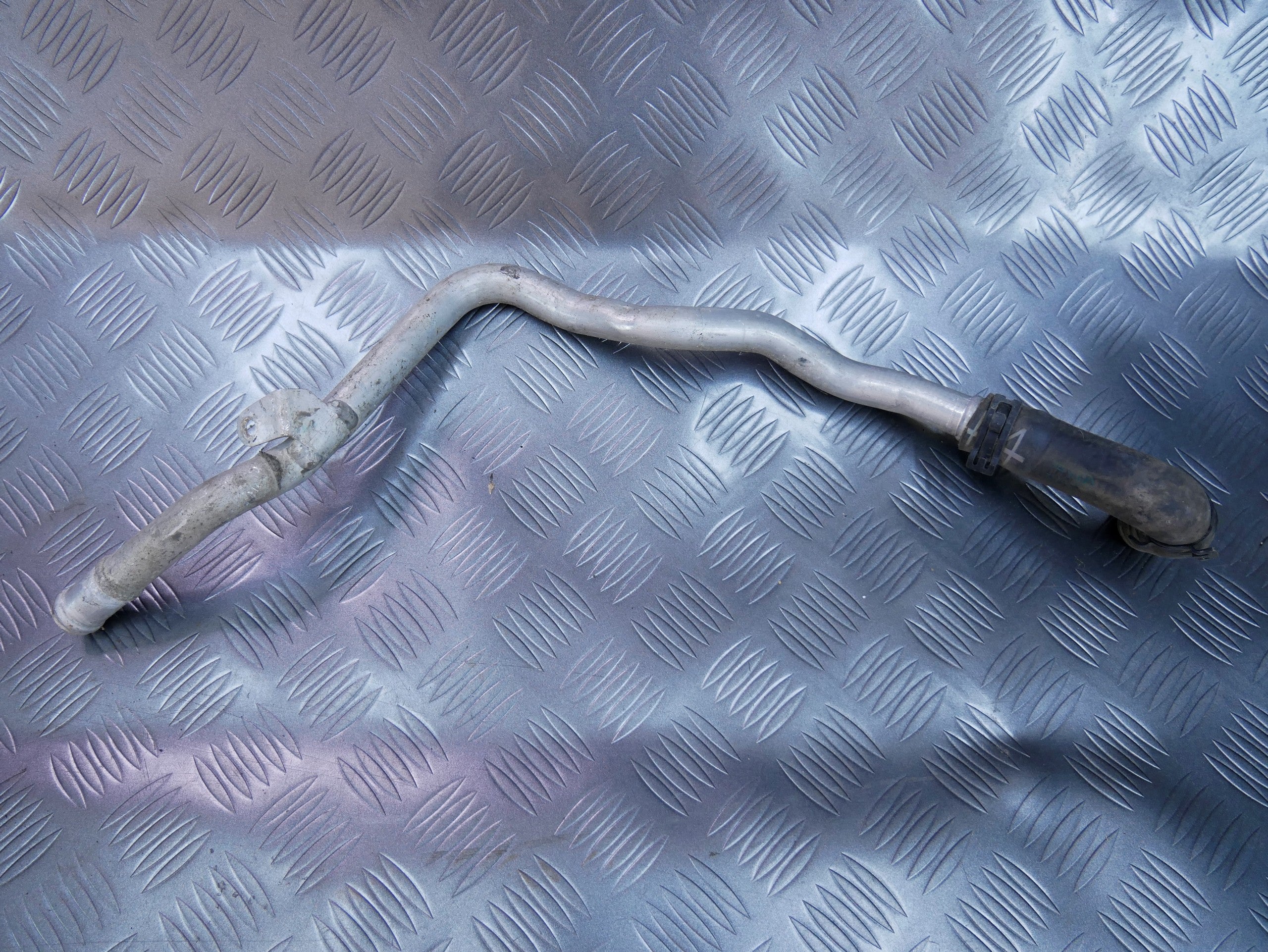 Rura wąż przewód wody 7L0815801C VW TOUAREG 7L 3.0 TDI