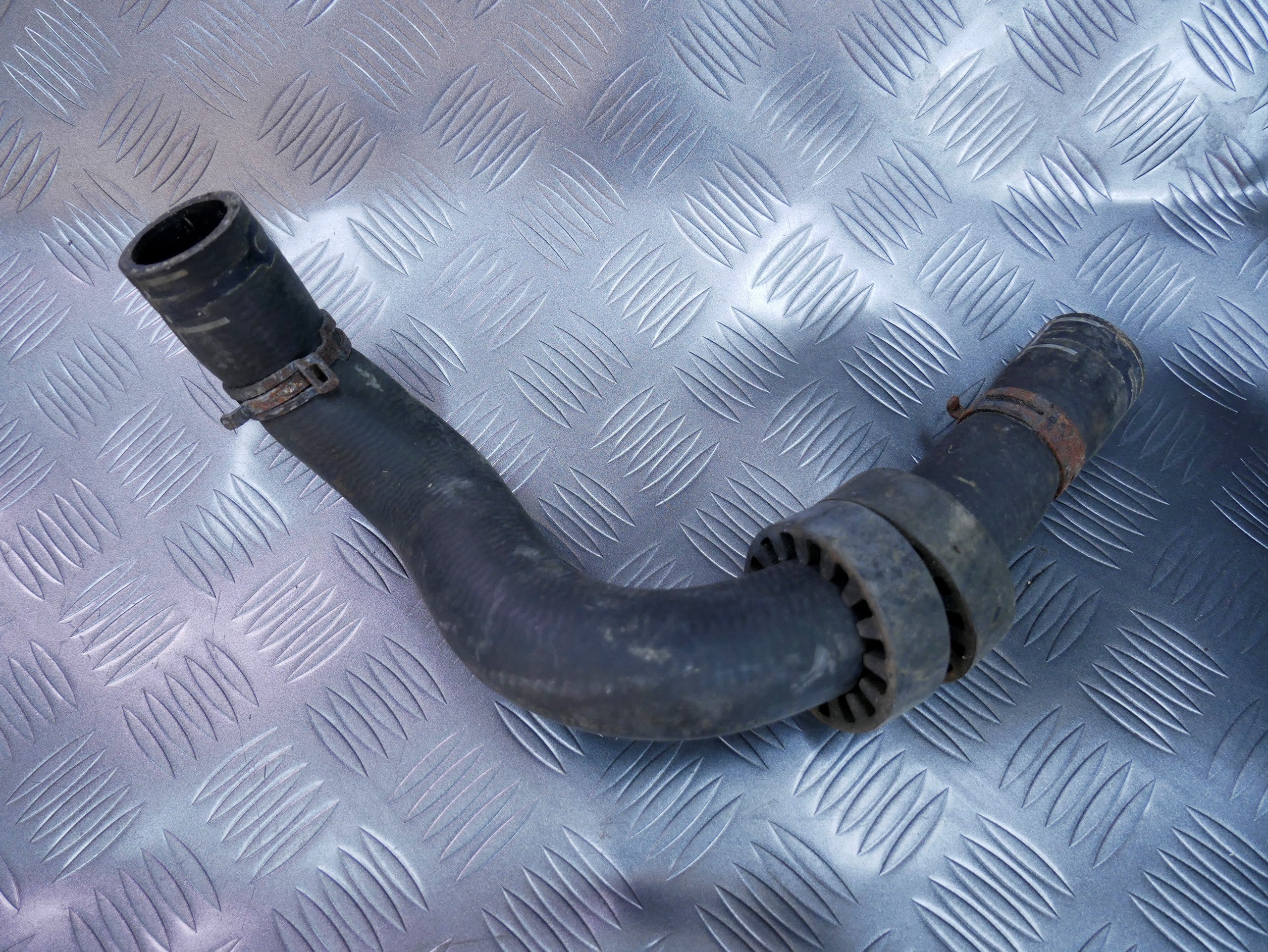 Rura wąż przewód wody 7L6122101M VW TOUAREG 7L 3.0 TDI