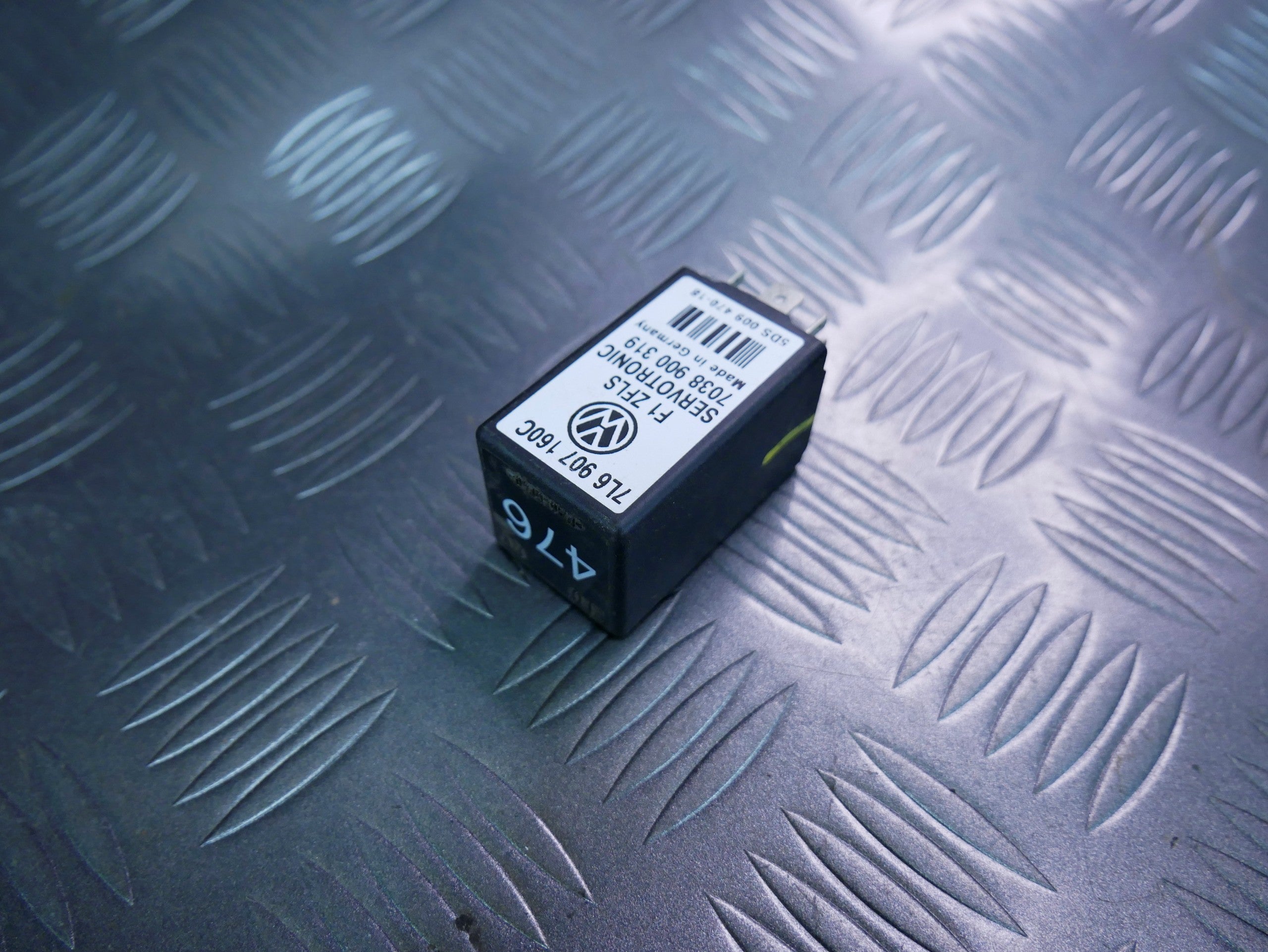 Przekaźnik 476 SERVOTRONIC 7L6907160C VW TOUAREG 7L