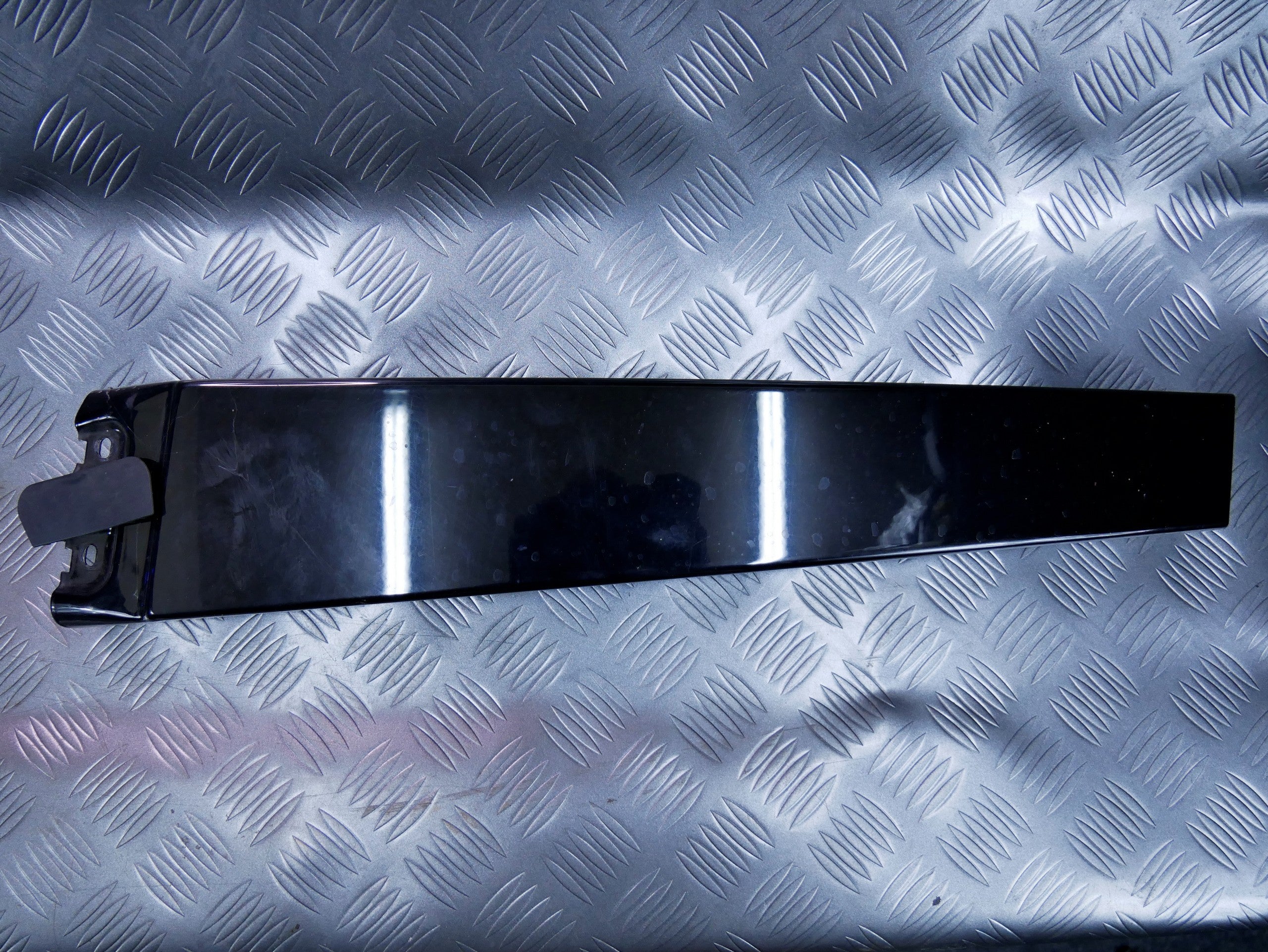 Listwa drzwi zewnętrzna przód prawa 7L0853456 VW TOUAREG 7L